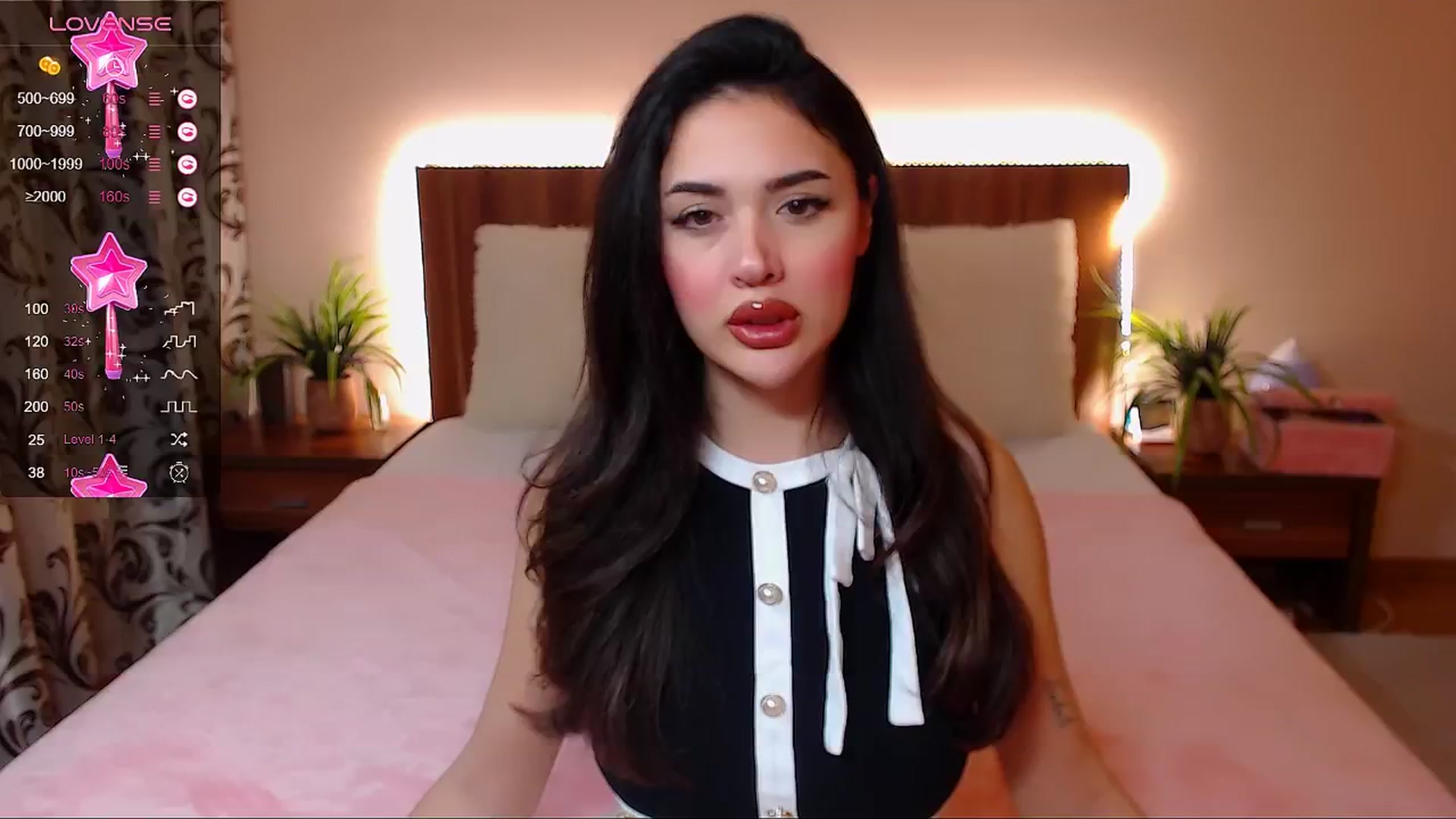 Gallery image thumbnail from DestinyFox1's myfreecams stream on, 02/22/2025, 18:54 image 9 of 20
