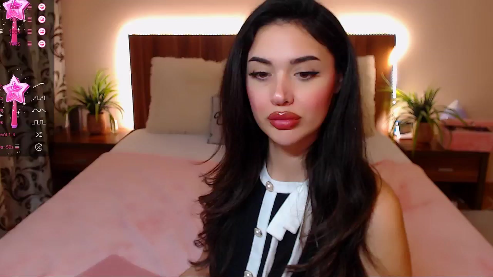 Gallery image thumbnail from DestinyFox1's myfreecams stream on, 02/22/2025, 21:27 image 2 of 20