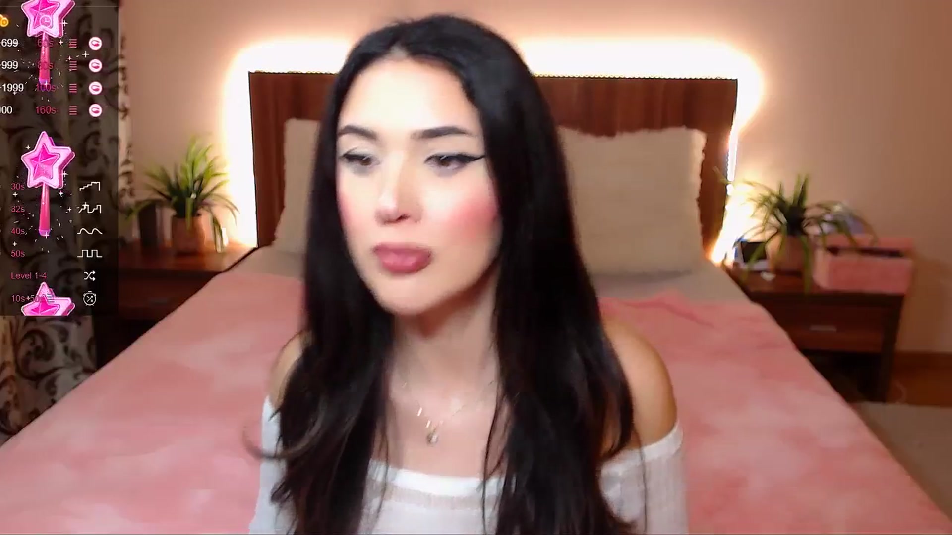Gallery image thumbnail from DestinyFox1's myfreecams stream on, 02/24/2025, 08:34 image 6 of 20