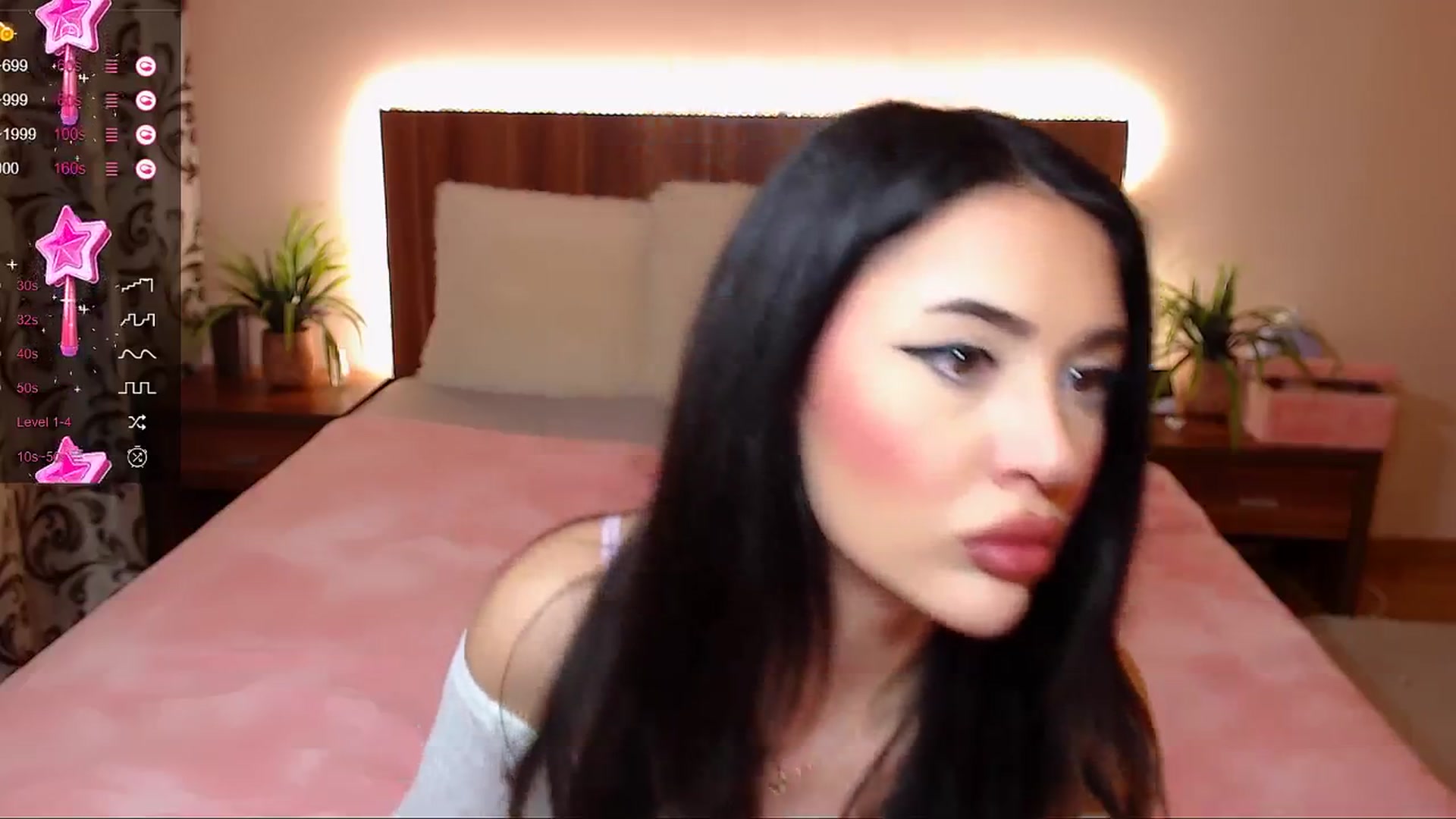 Gallery image thumbnail from DestinyFox1's myfreecams stream on, 02/24/2025, 08:34 image 15 of 20