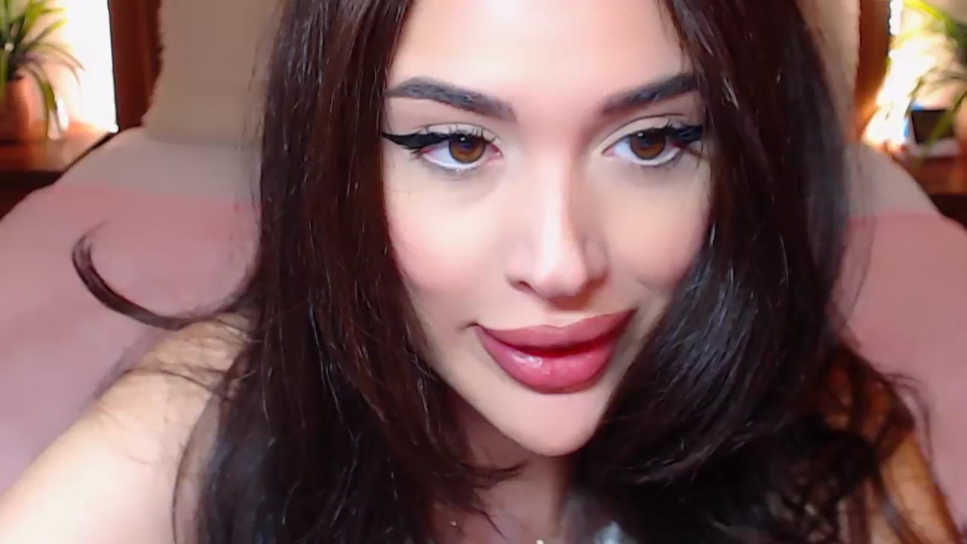 Gallery image thumbnail from DestinyFox1's myfreecams stream on, 02/26/2025, 13:25 image 12 of 20