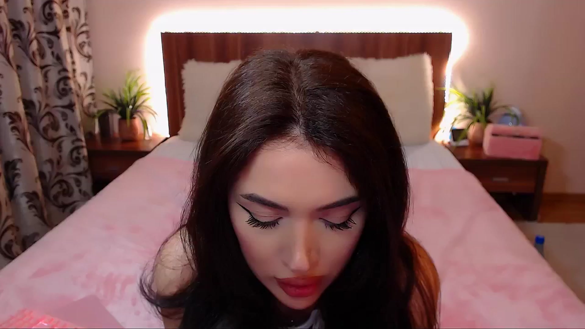 Gallery image thumbnail from DestinyFox1's myfreecams stream on, 02/26/2025, 13:50 image 16 of 20
