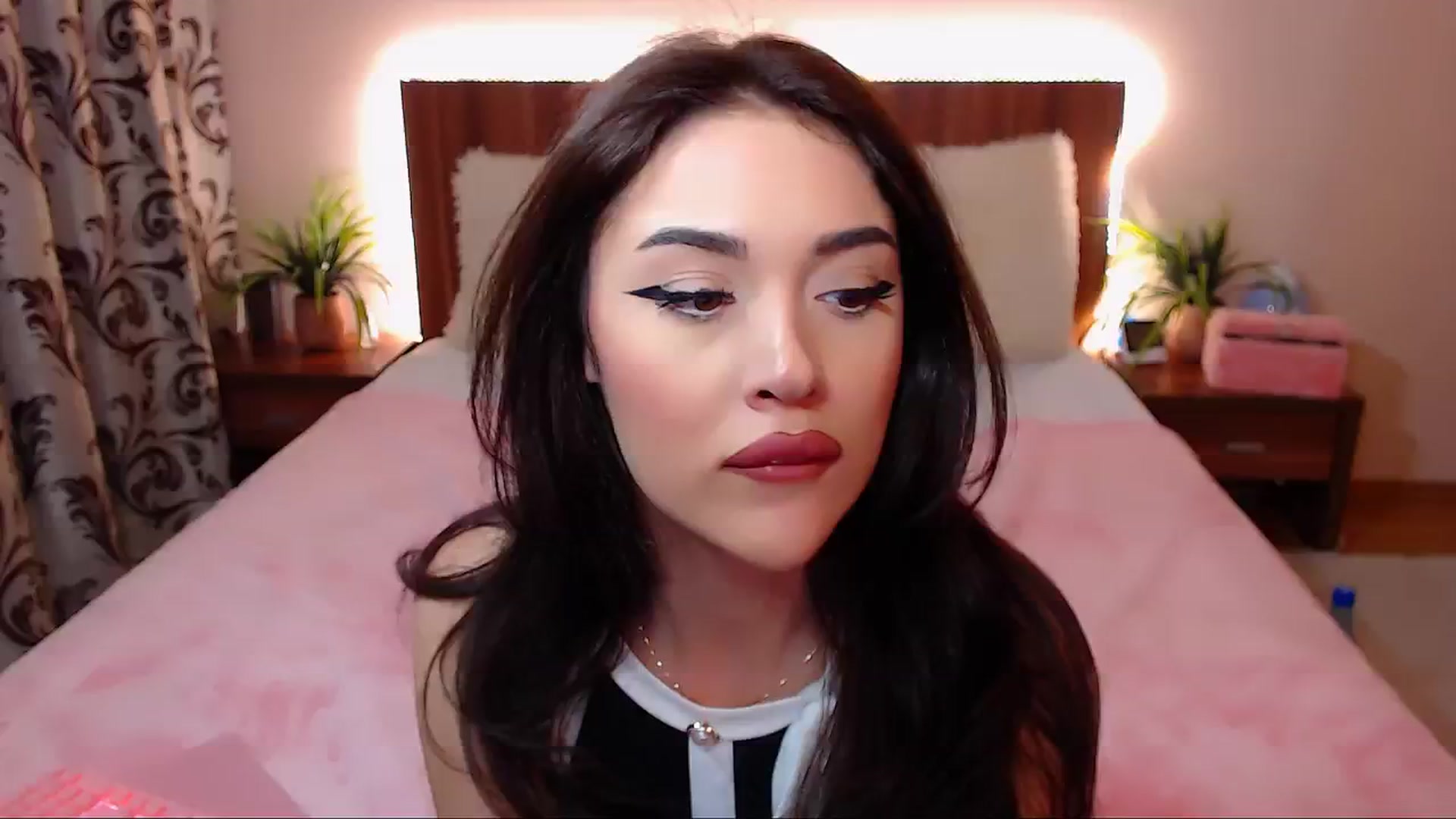 Gallery image thumbnail from DestinyFox1's myfreecams stream on, 02/26/2025, 13:50 image 11 of 20