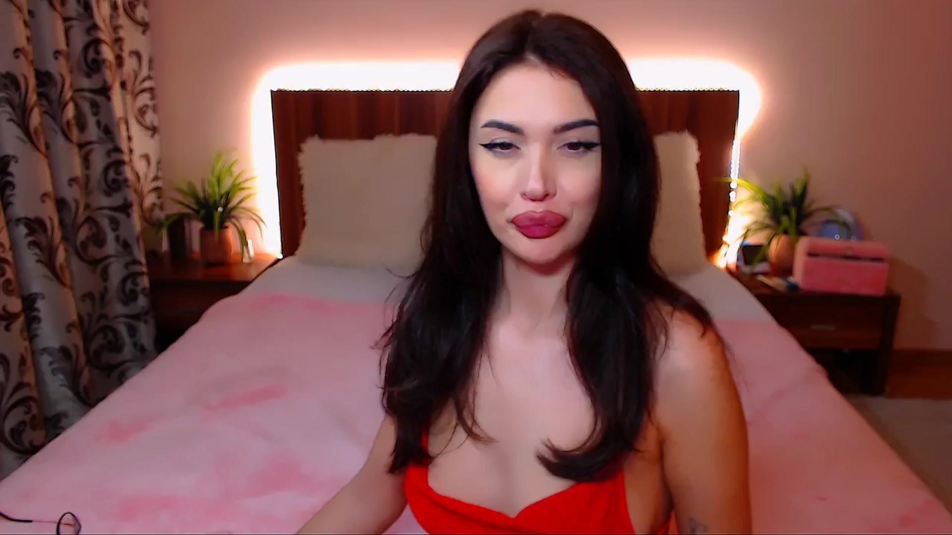 Gallery image thumbnail from DestinyFox1's myfreecams stream on, 02/26/2025, 18:47 image 12 of 20