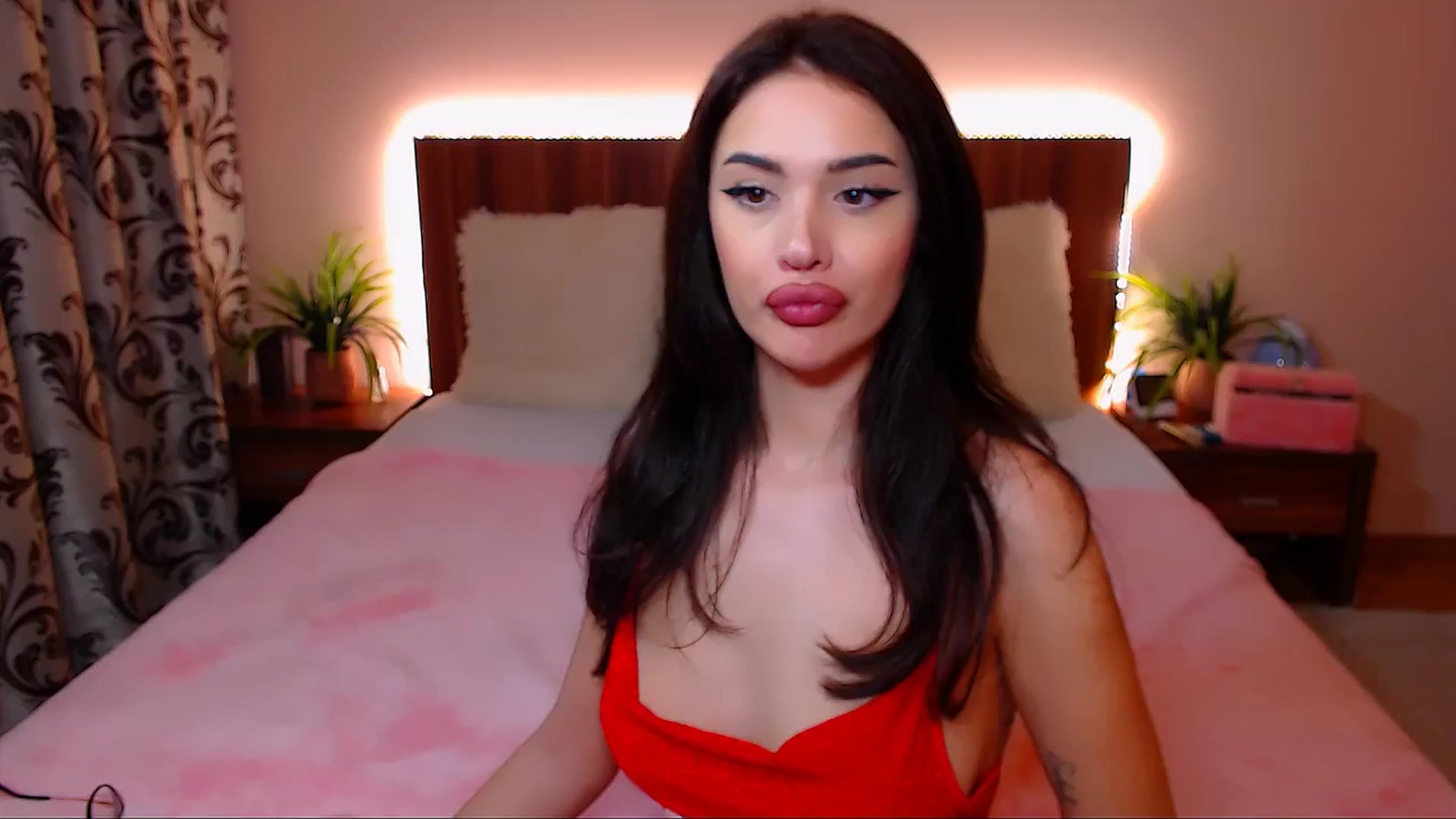Gallery image thumbnail from DestinyFox1's myfreecams stream on, 02/26/2025, 18:47 image 10 of 20