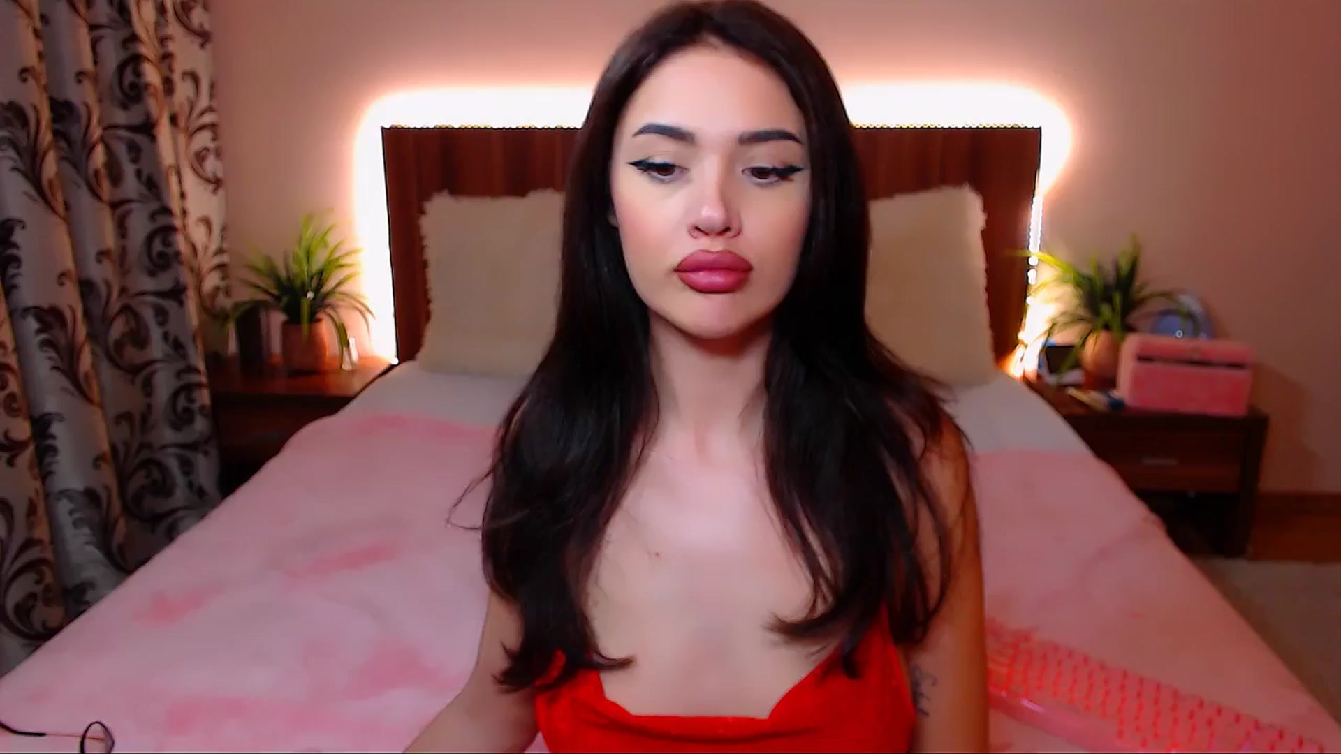Gallery image thumbnail from DestinyFox1's myfreecams stream on, 02/26/2025, 18:47 image 3 of 20