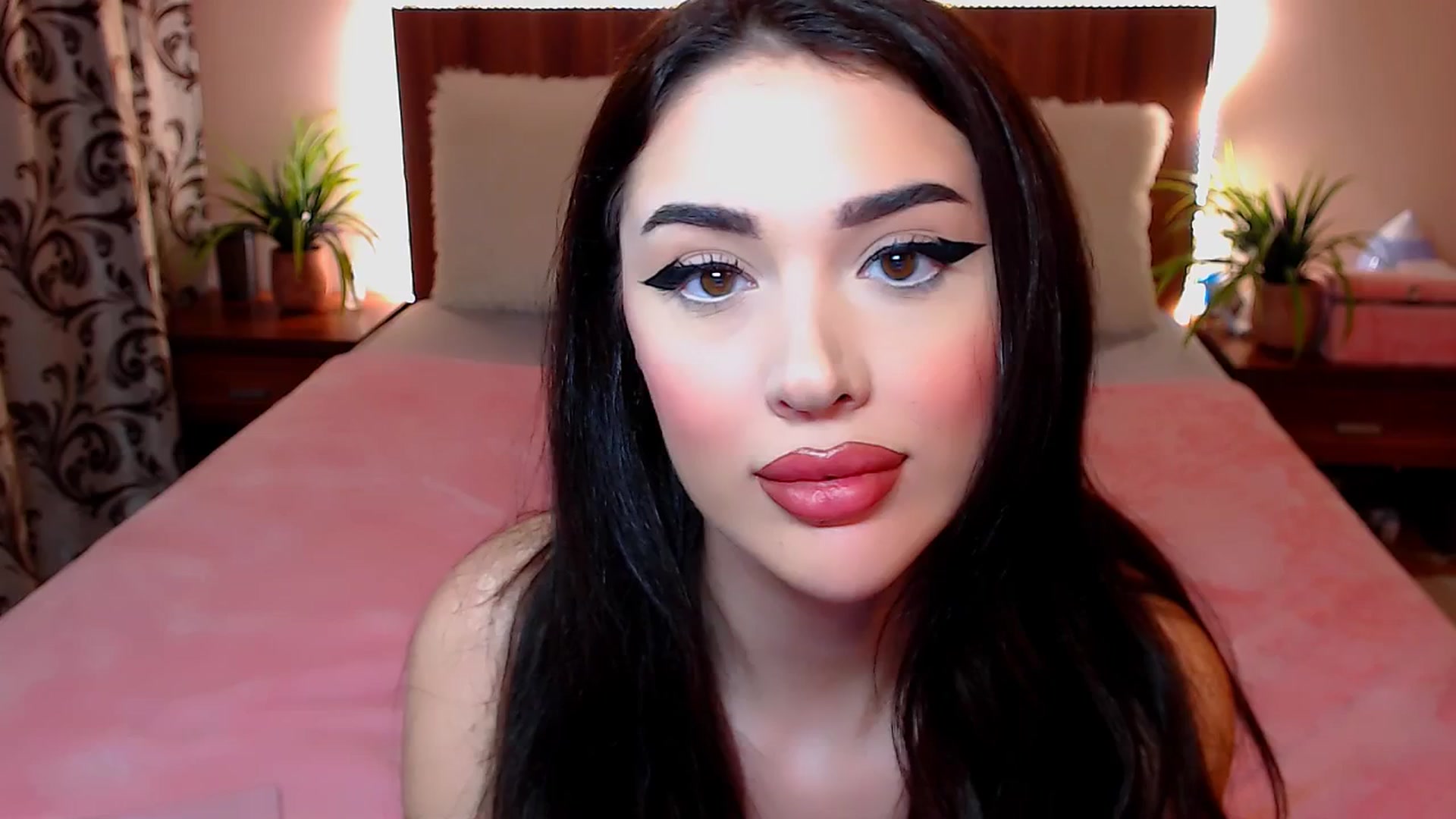 Gallery image thumbnail from DestinyFox1's myfreecams stream on, 03/01/2025, 14:23 image 11 of 20