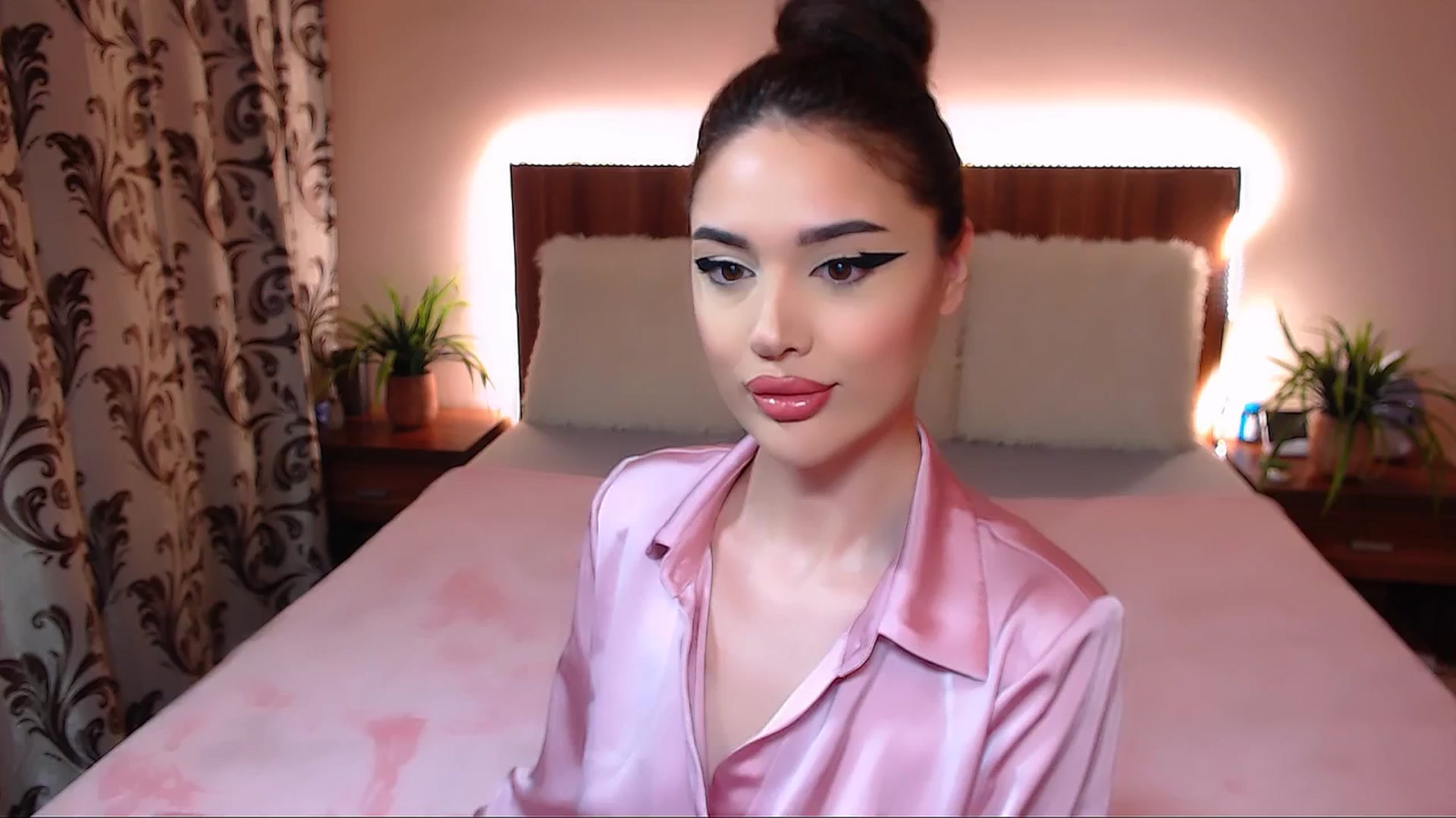 Gallery image thumbnail from DestinyFox1's myfreecams stream on, 03/16/2025, 19:22 image 10 of 20