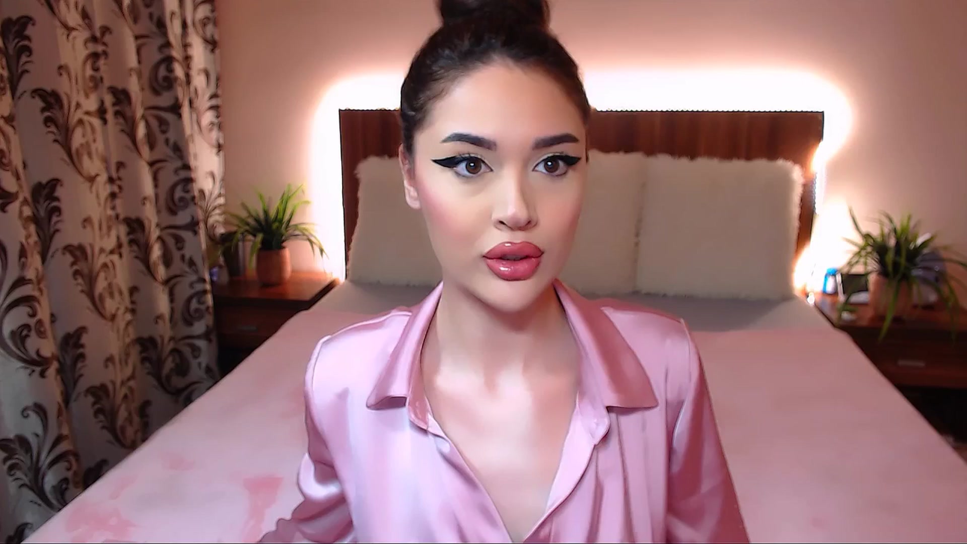 Gallery image thumbnail from DestinyFox1's myfreecams stream on, 03/16/2025, 19:22 image 12 of 20