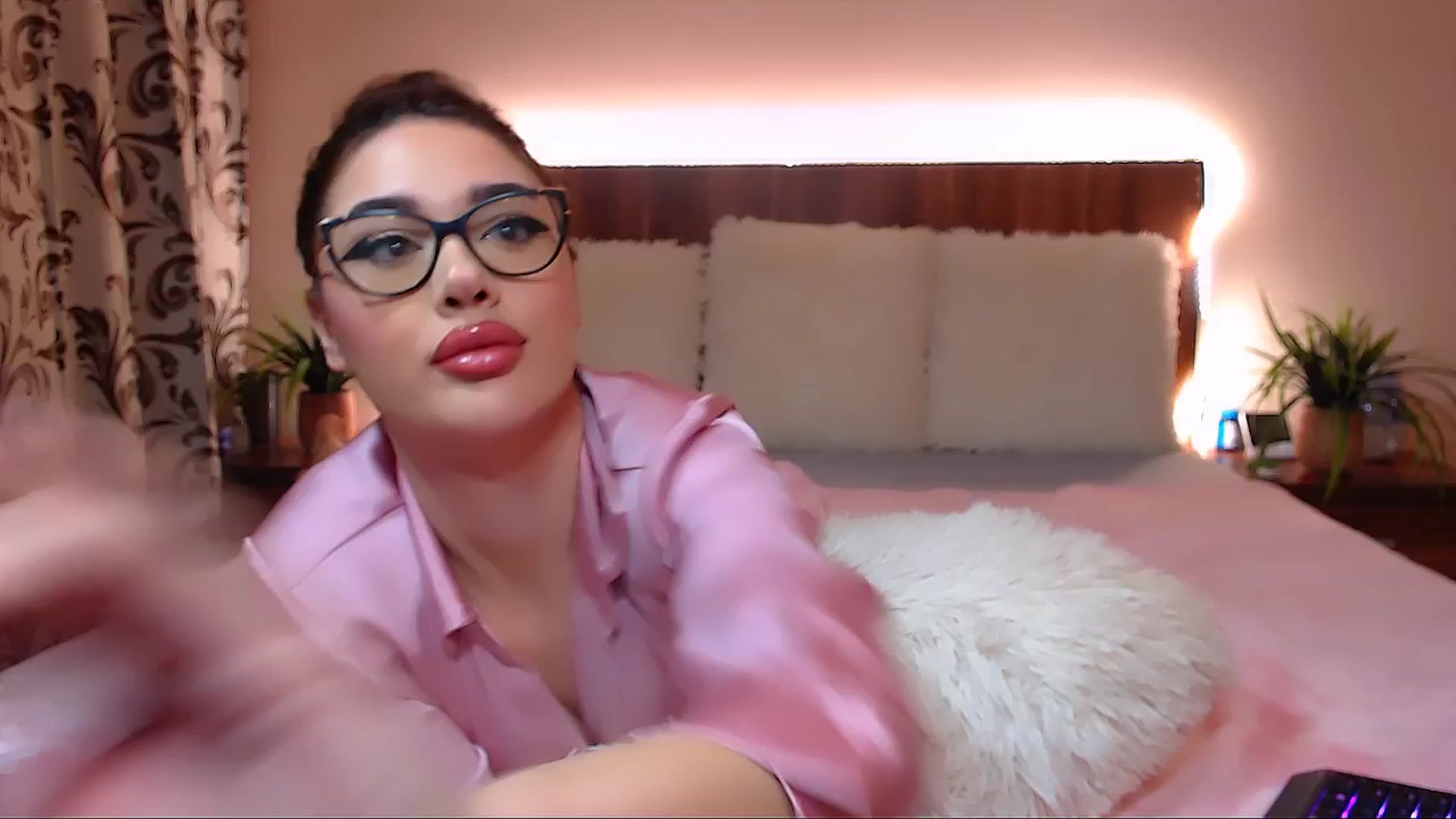 Gallery image thumbnail from DestinyFox1's myfreecams stream on, 03/16/2025, 20:18 image 9 of 20
