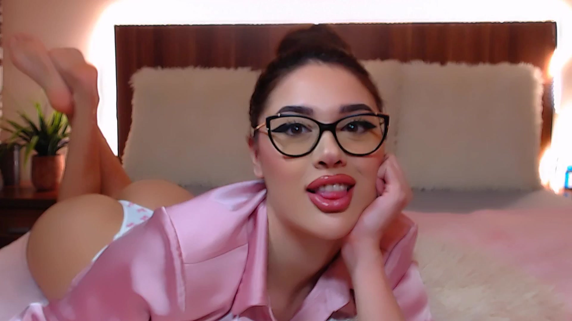 Gallery image thumbnail from DestinyFox1's myfreecams stream on, 03/16/2025, 20:18 image 17 of 20