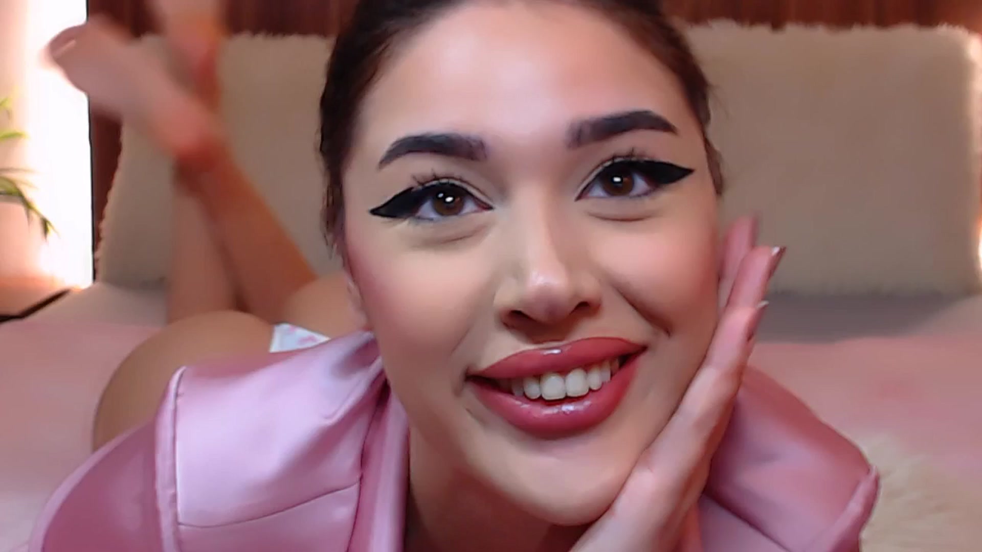 Gallery image thumbnail from DestinyFox1's myfreecams stream on, 03/16/2025, 20:18 image 18 of 20