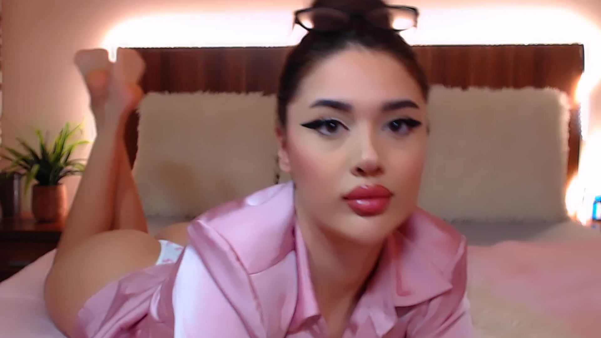 Gallery image thumbnail from DestinyFox1's myfreecams stream on, 03/16/2025, 20:18 image 13 of 20