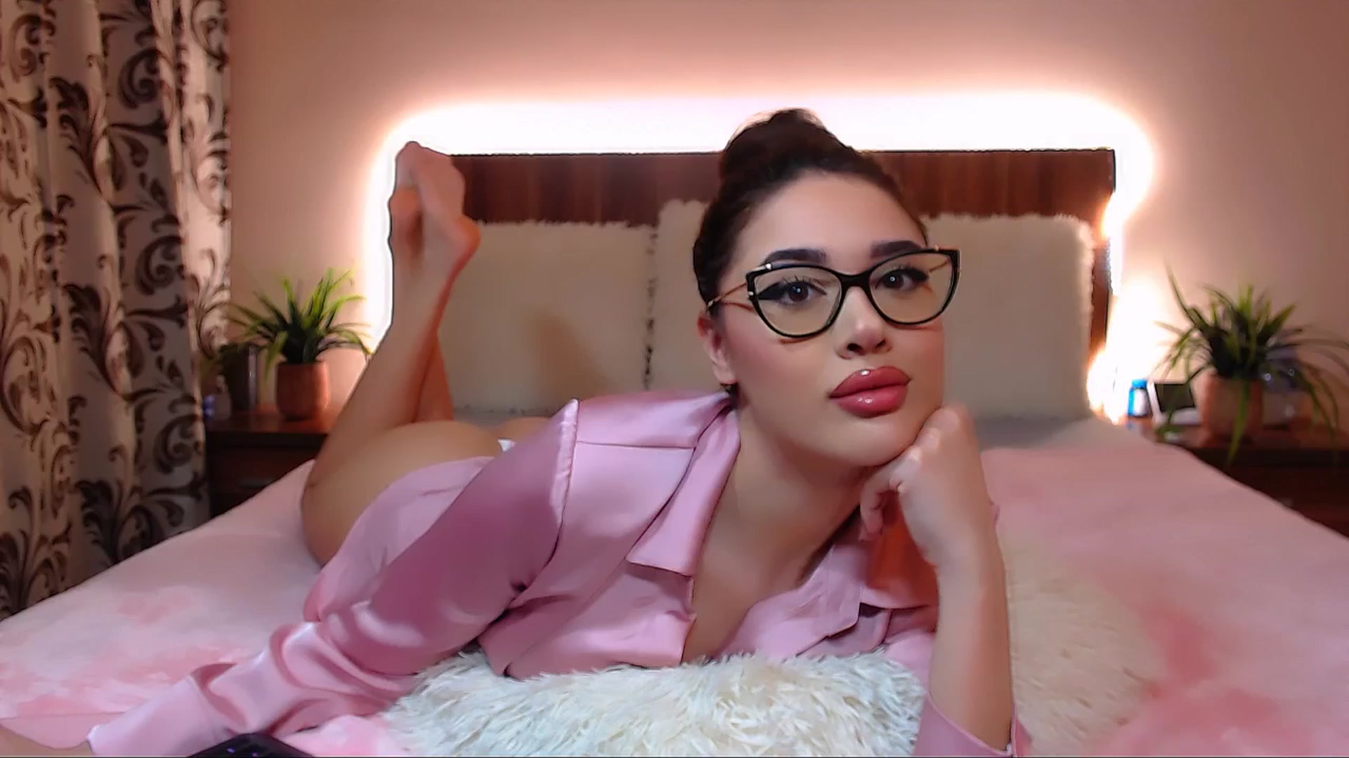 Gallery image thumbnail from DestinyFox1's myfreecams stream on, 03/16/2025, 20:18 image 8 of 20