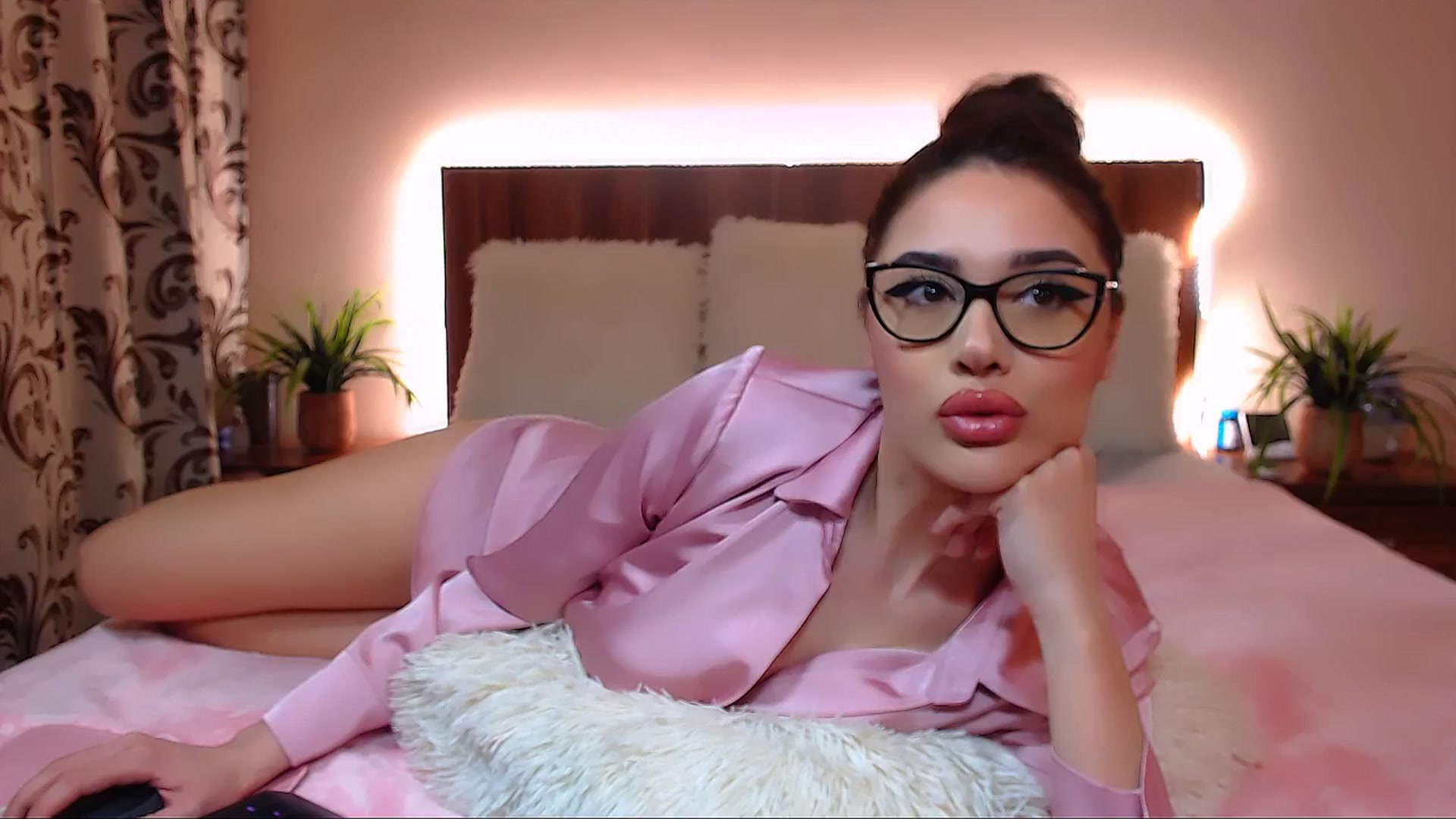 Gallery image thumbnail from DestinyFox1's myfreecams stream on, 03/16/2025, 20:18 image 7 of 20