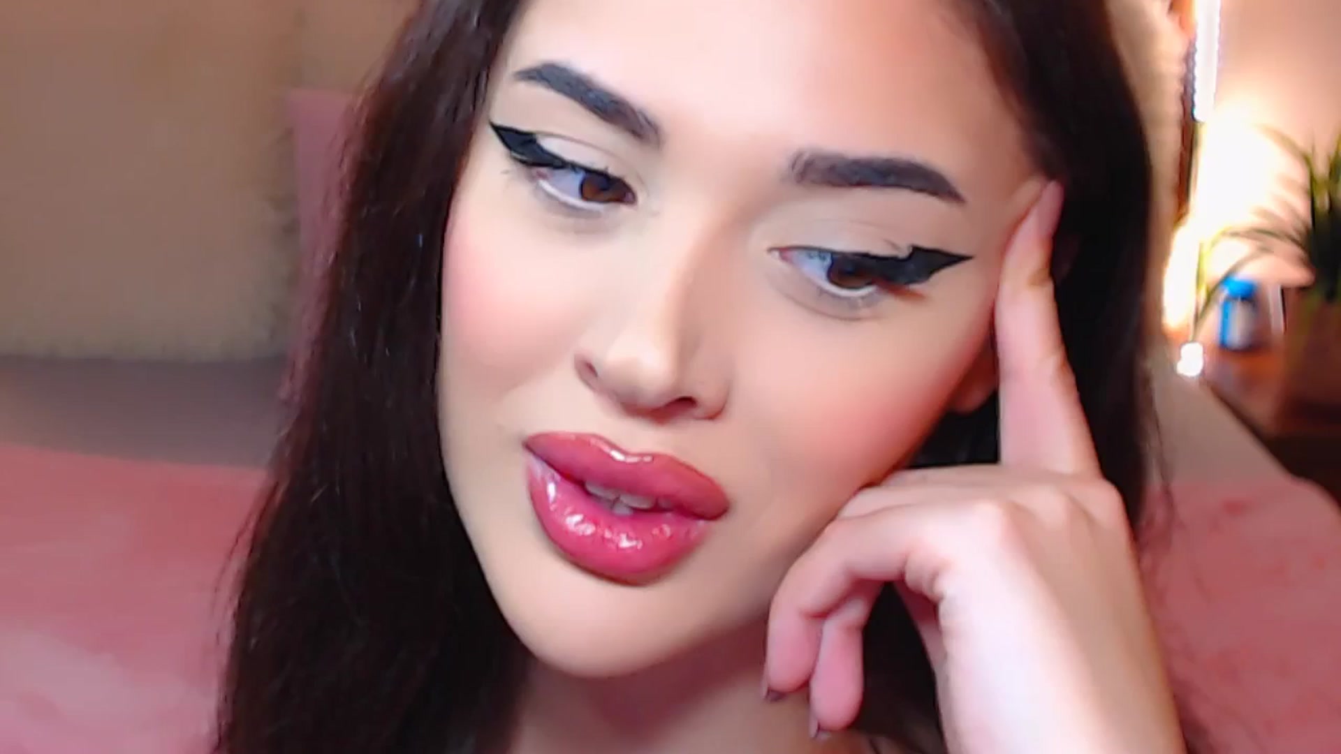 Gallery image thumbnail from DestinyFox1's myfreecams stream on, 03/26/2025, 19:57 image 17 of 20