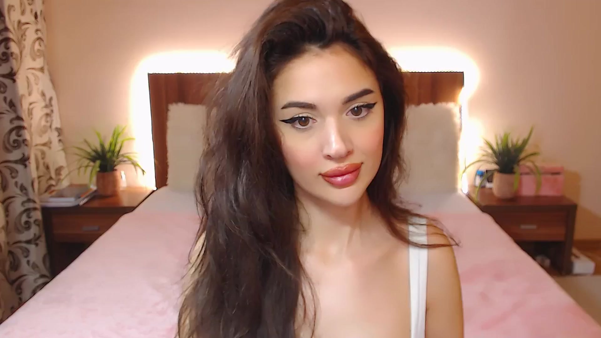 Gallery image thumbnail from DestinyFox1's myfreecams stream on, 04/09/2025, 14:02 image 2 of 20