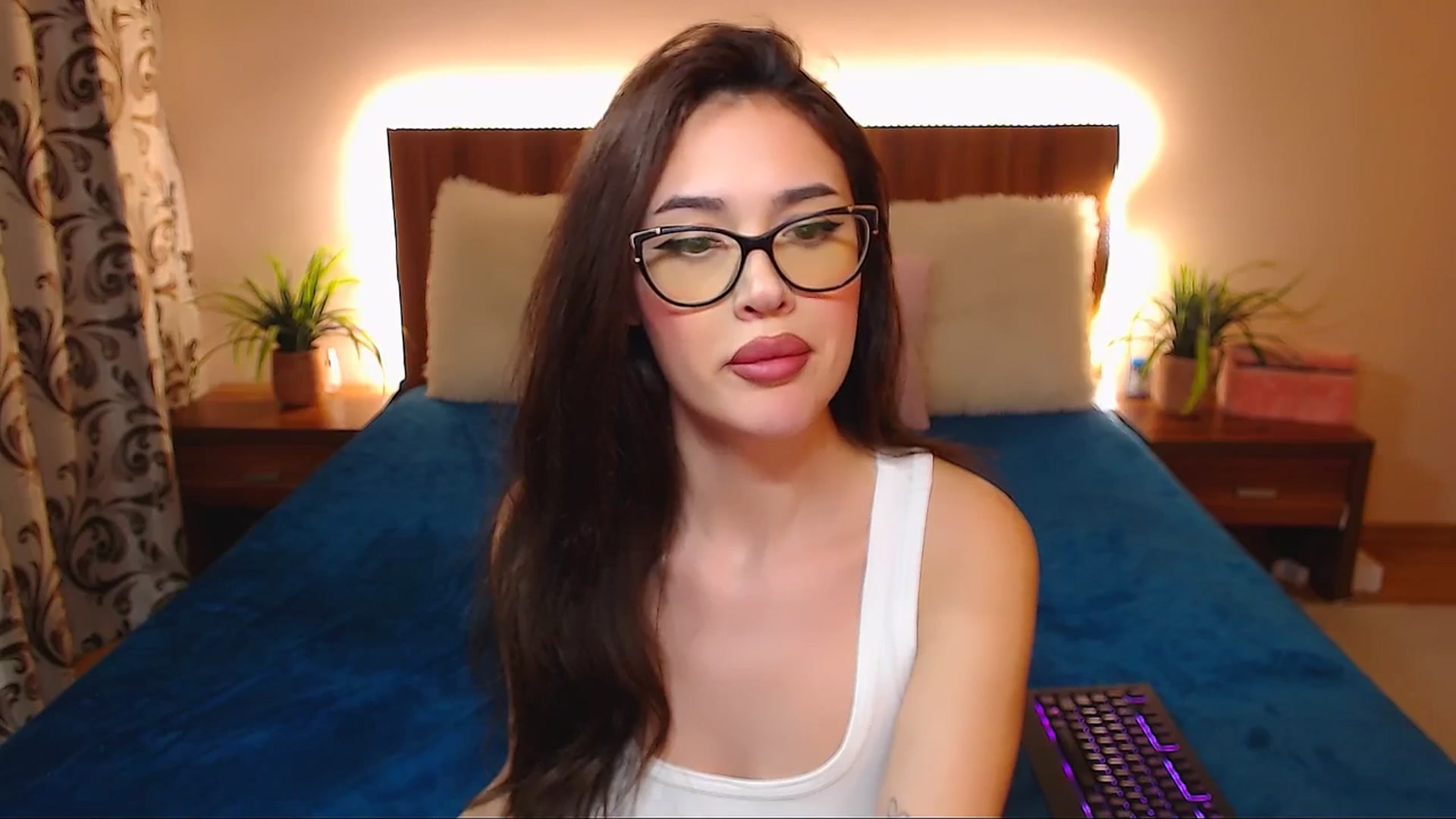 Gallery image thumbnail from DestinyFox1's myfreecams stream on, 04/13/2025, 19:39 image 14 of 20