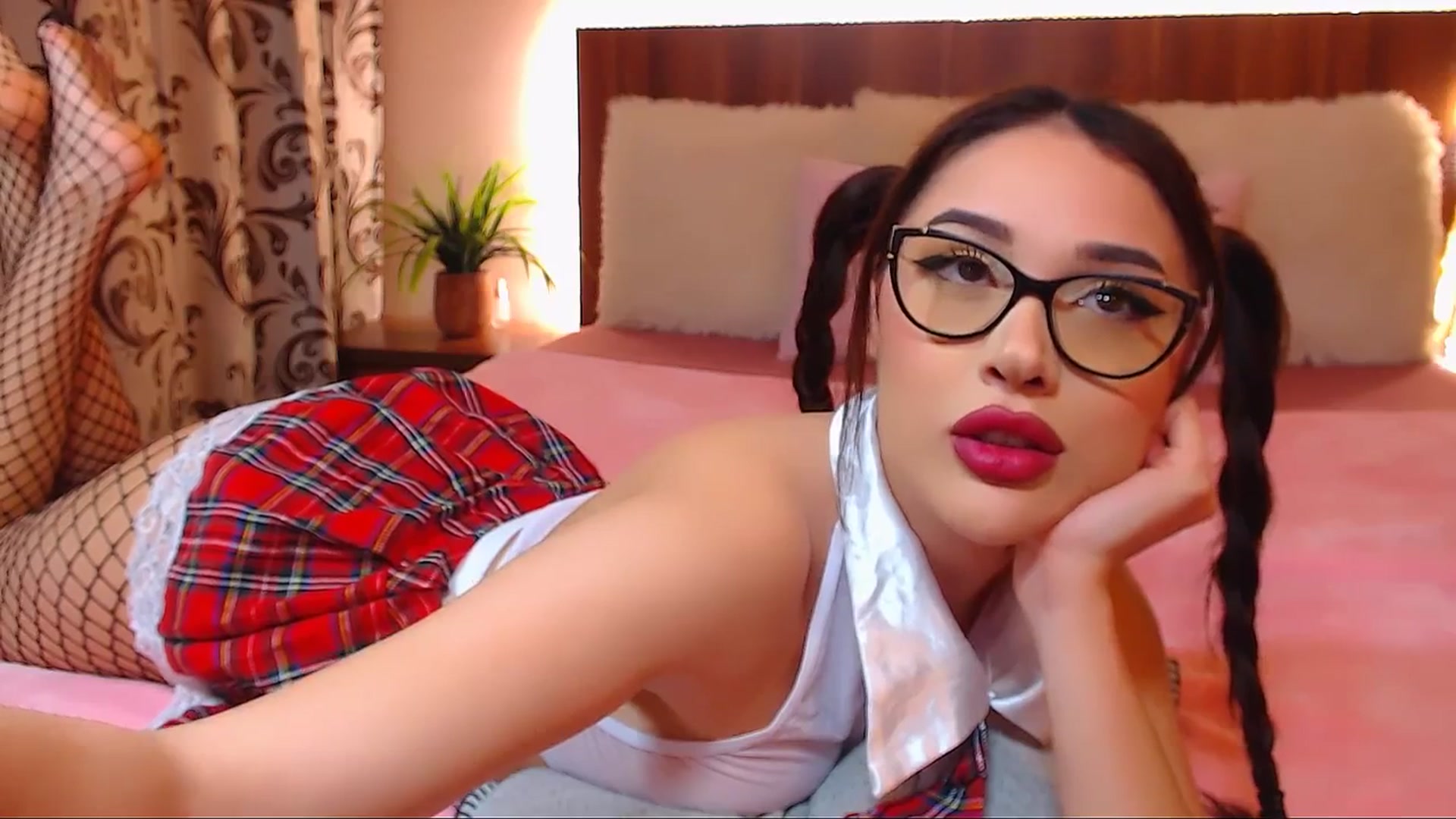 Gallery image thumbnail from DestinyFox1's myfreecams stream on, 04/16/2025, 19:37 image 7 of 20