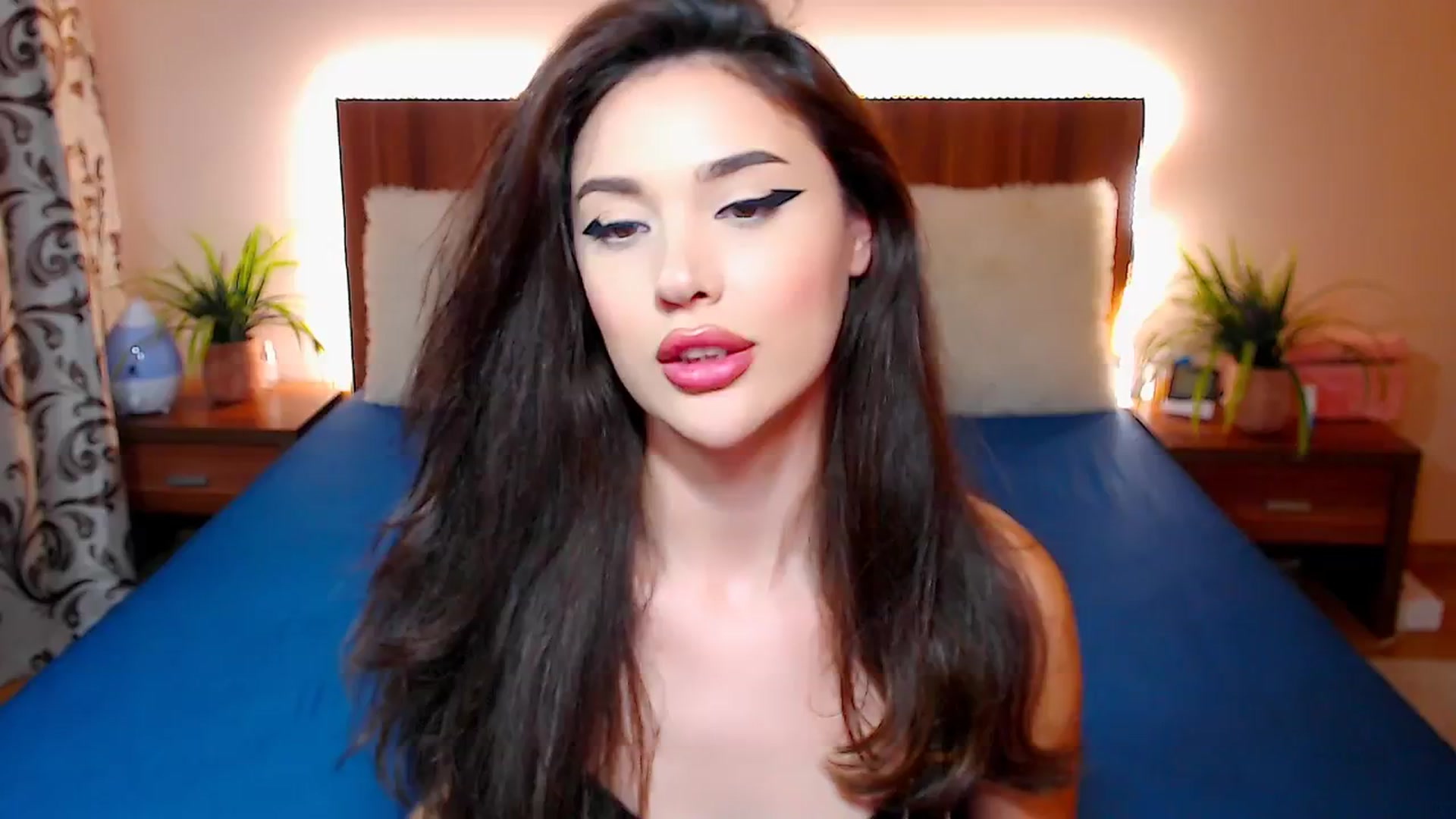 Gallery image thumbnail from DestinyFox1's myfreecams stream on, 05/11/2025, 20:17 image 18 of 20