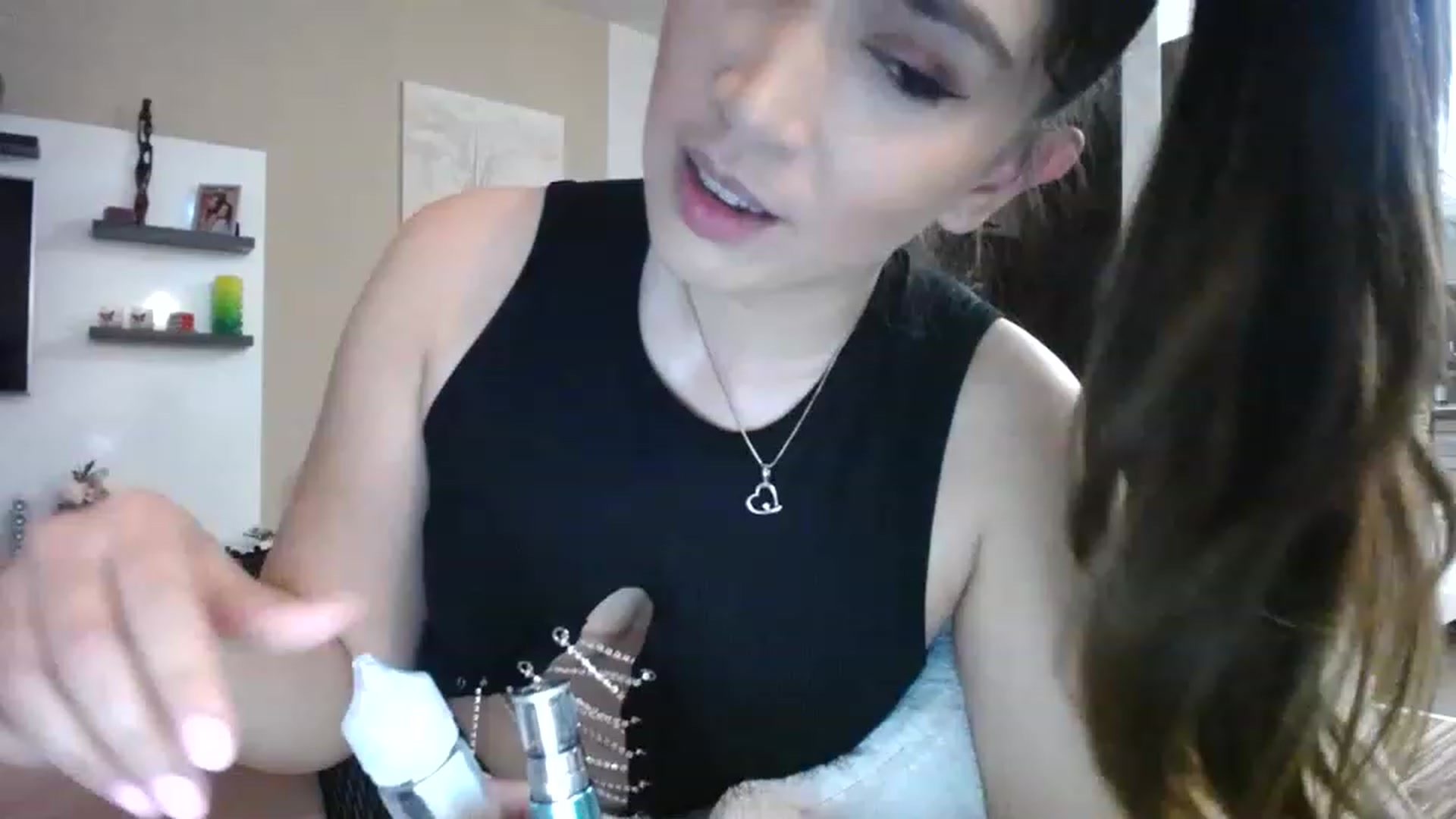 Gallery image thumbnail from Destiny____'s myfreecams stream on, 11/19/2022, 18:20 image 19 of 20