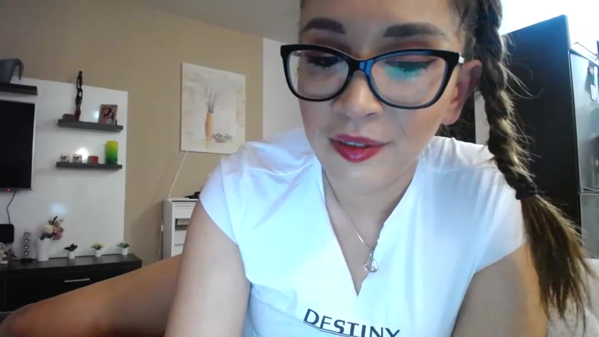 Gallery image thumbnail from Destiny____'s myfreecams stream on, 11/20/2022, 18:06 image 2 of 20