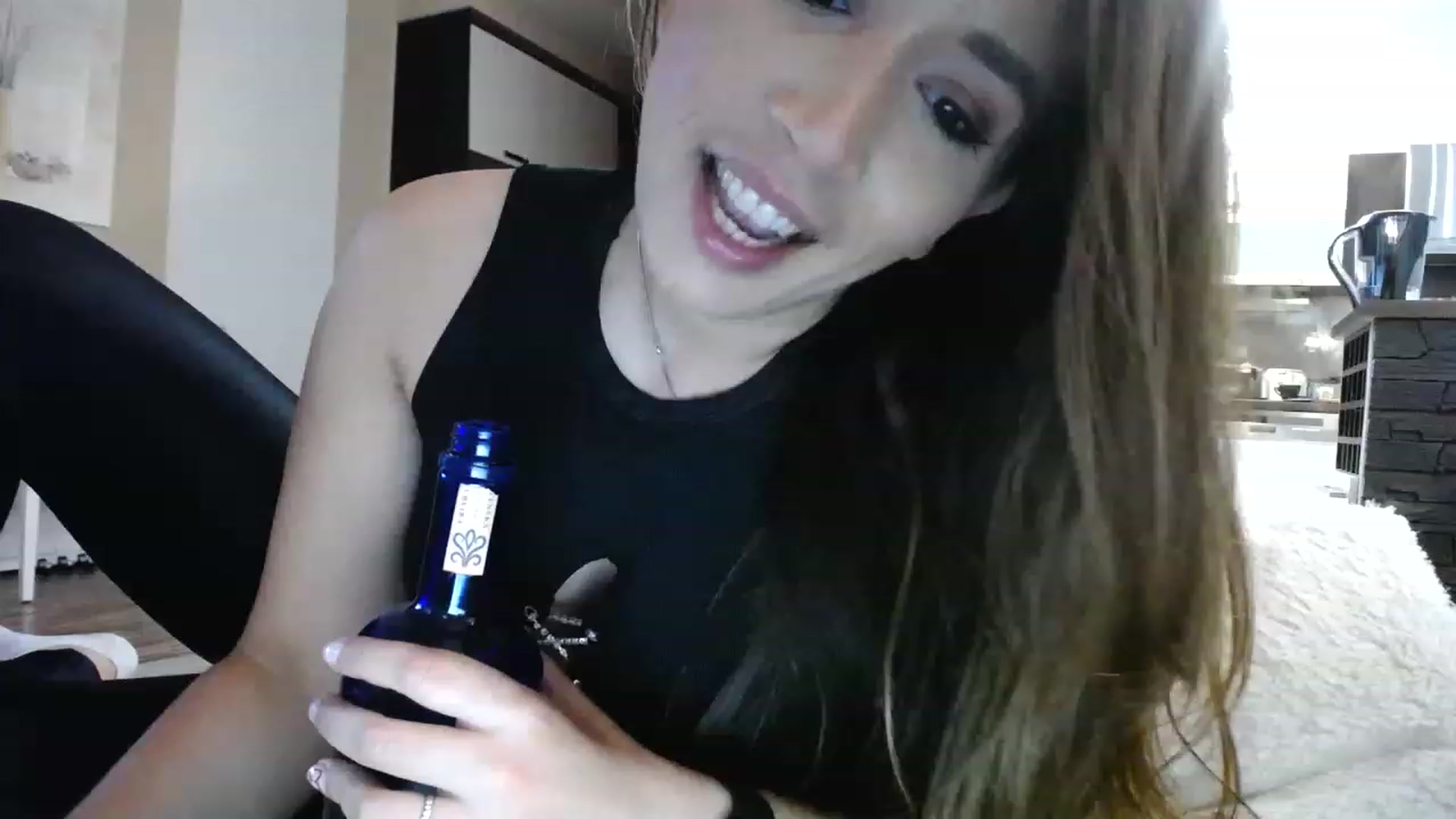 Gallery image thumbnail from Destiny____'s myfreecams stream on, 12/04/2022, 17:42 image 5 of 20