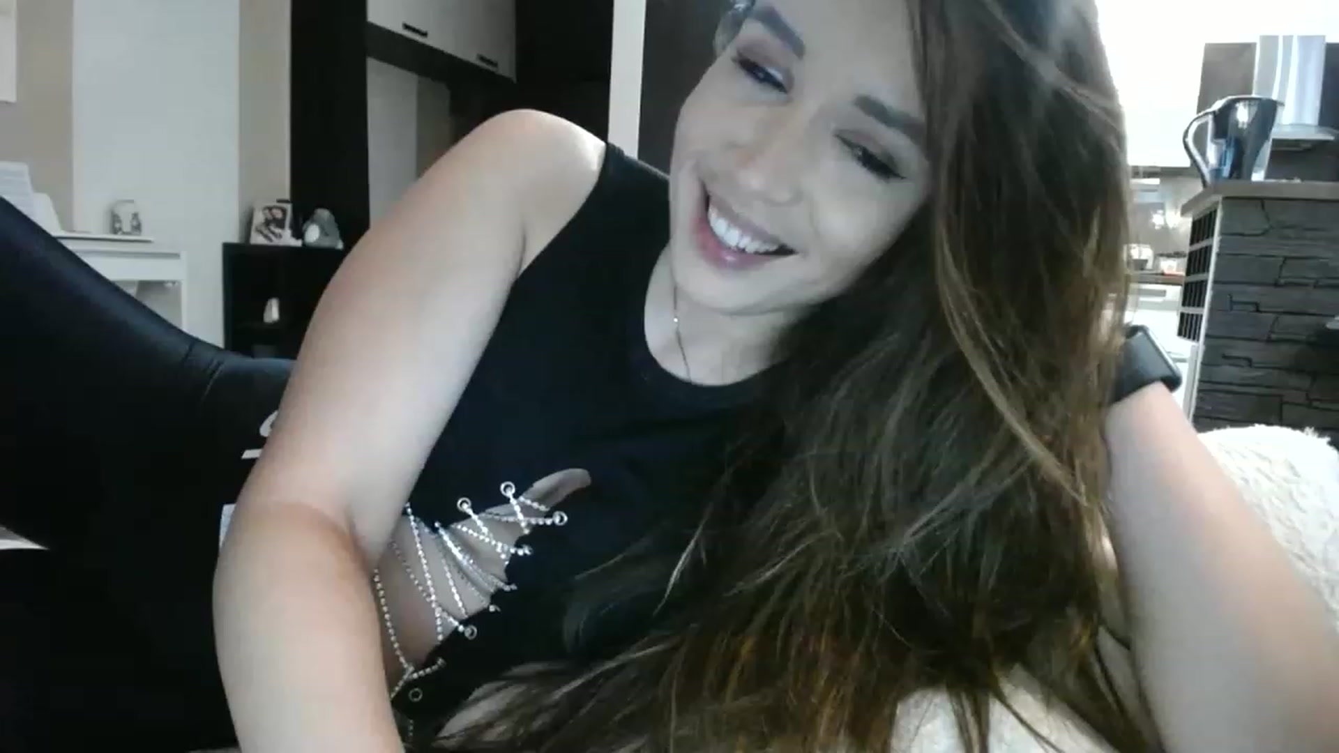 Gallery image thumbnail from Destiny____'s myfreecams stream on, 12/04/2022, 17:42 image 4 of 20