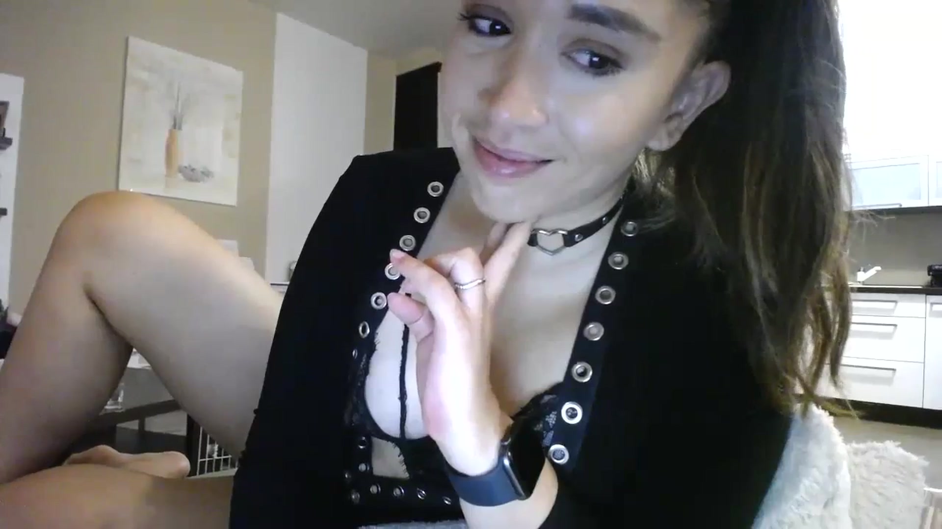 Gallery image thumbnail from Destiny____'s myfreecams stream on, 09/23/2023, 18:49 image 3 of 20