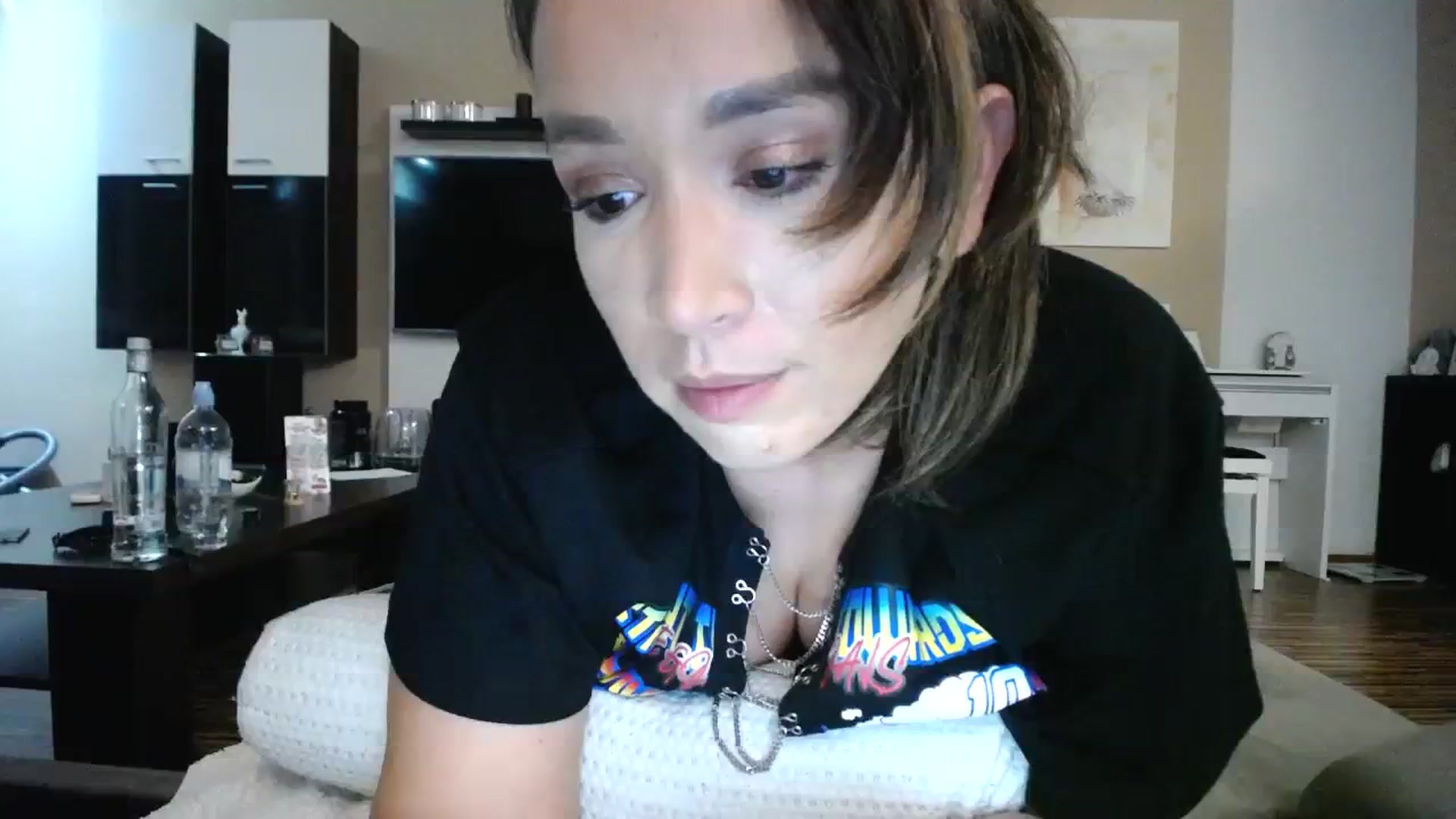 Gallery image thumbnail from Destiny____'s myfreecams stream on, 10/21/2023, 19:25 image 18 of 20