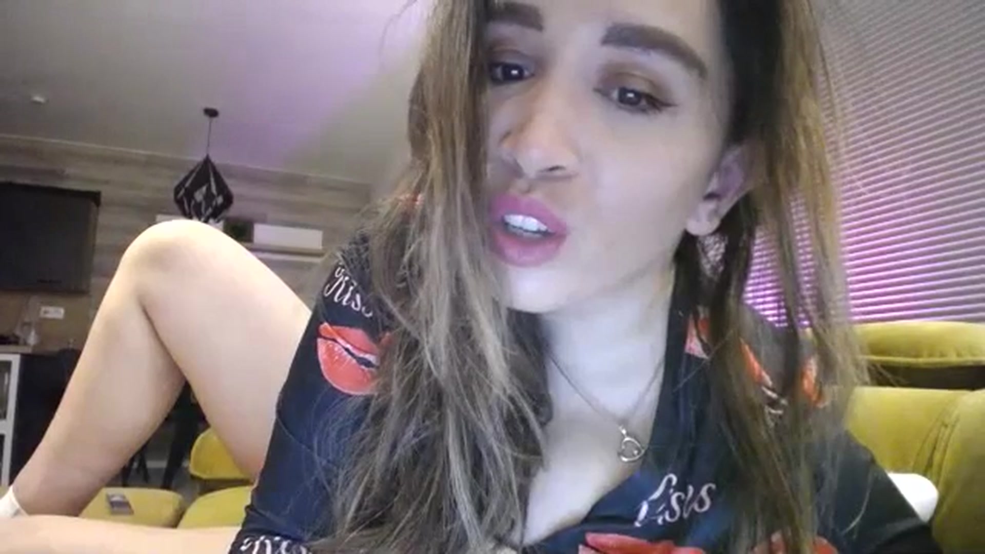 Gallery image thumbnail from Destiny____'s myfreecams stream on, 03/30/2024, 18:41 image 9 of 20