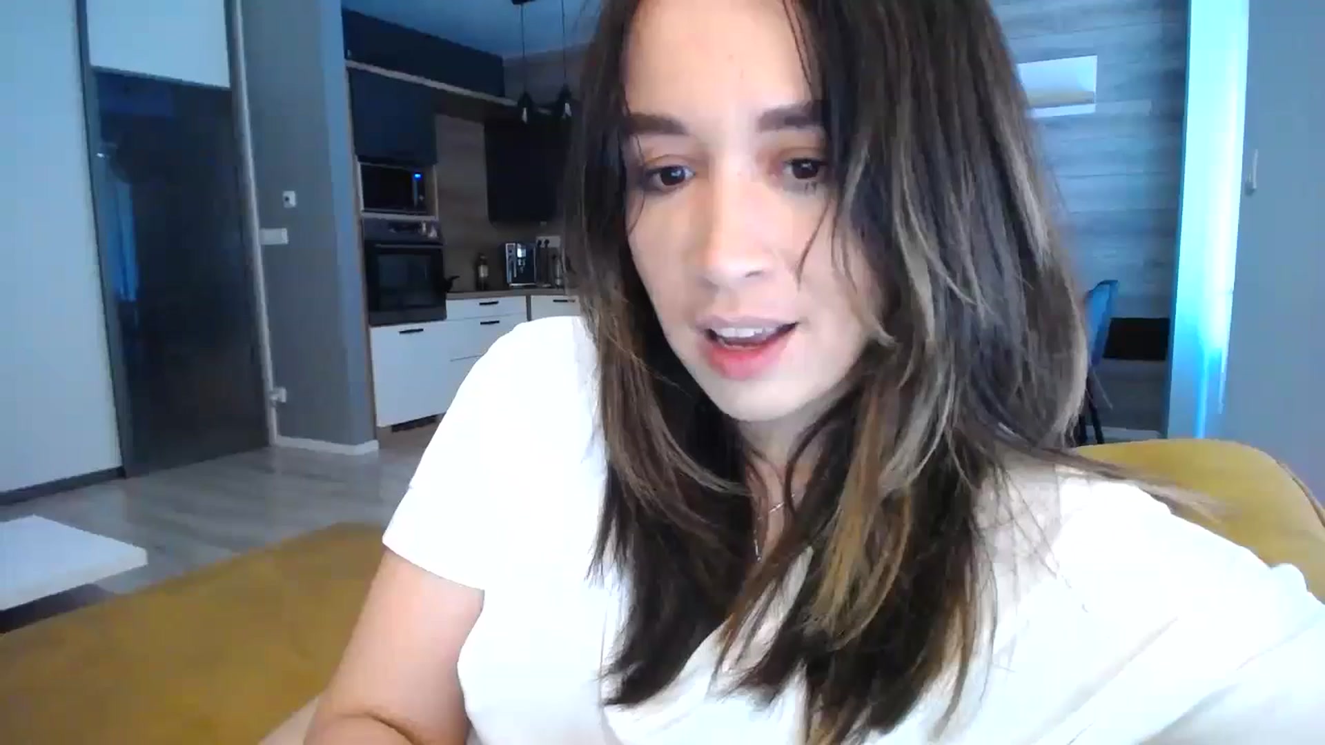 Gallery image thumbnail from Destiny____'s myfreecams stream on, 05/22/2024, 17:36 image 13 of 20