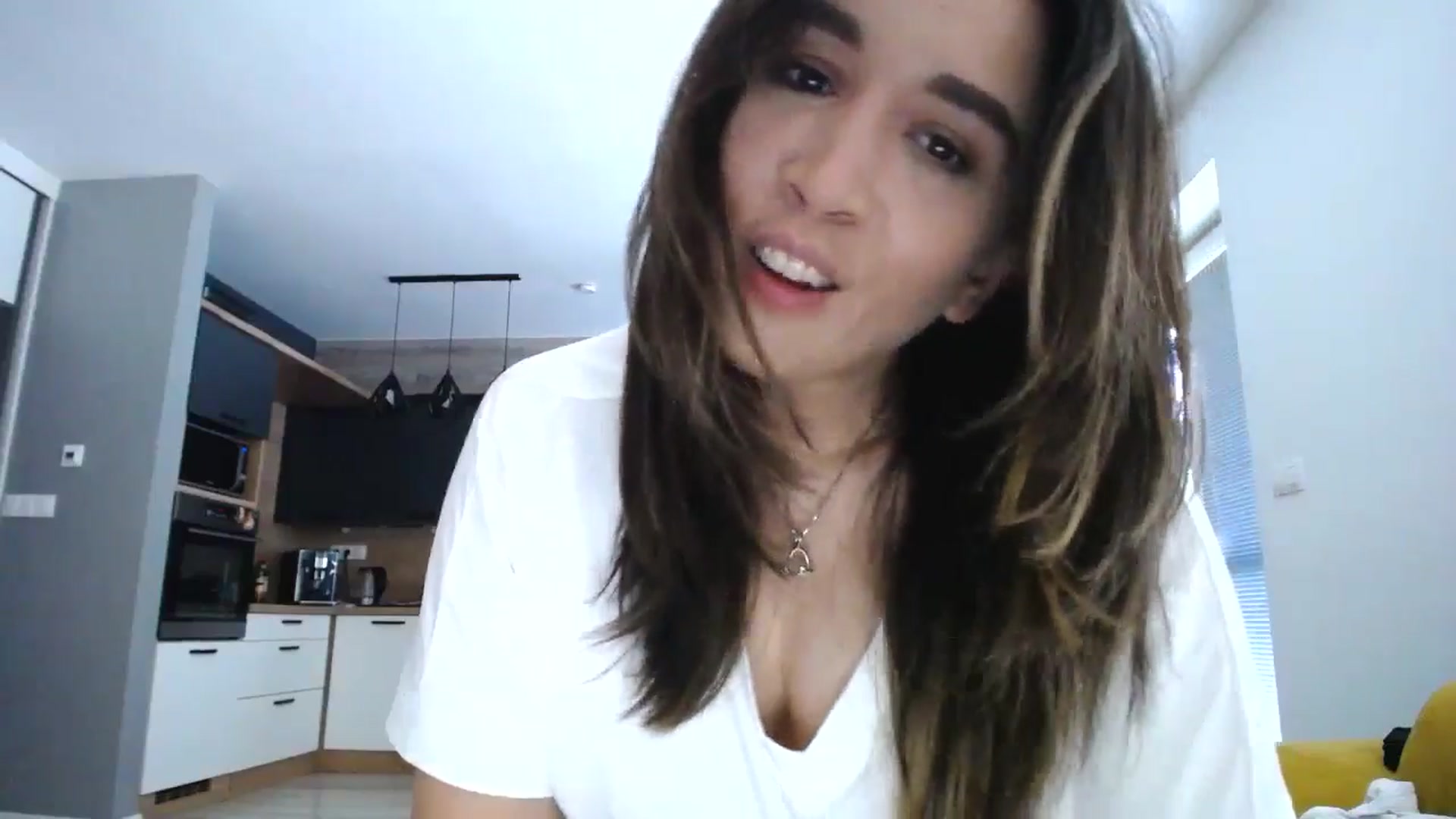 Gallery image thumbnail from Destiny____'s myfreecams stream on, 05/22/2024, 17:36 image 5 of 20