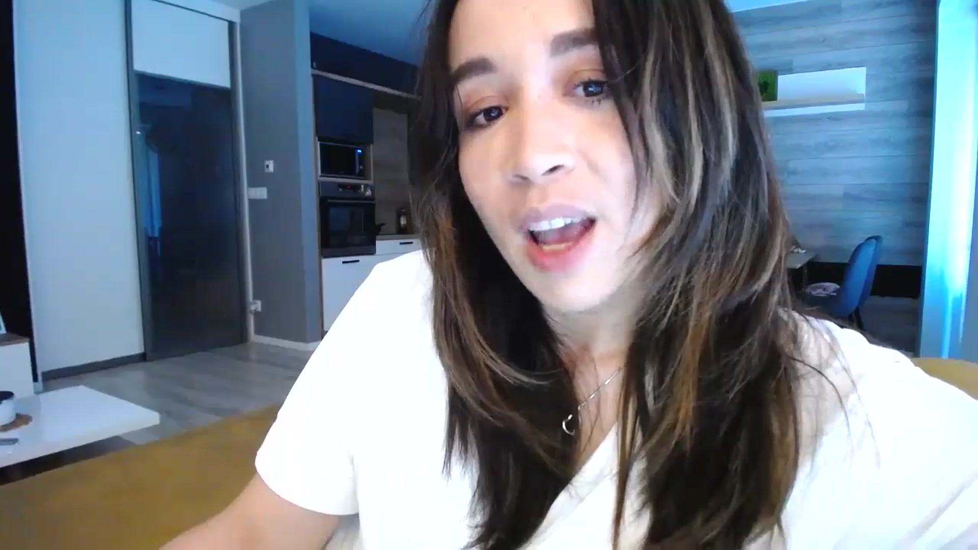 Gallery image thumbnail from Destiny____'s myfreecams stream on, 05/22/2024, 17:36 image 11 of 20