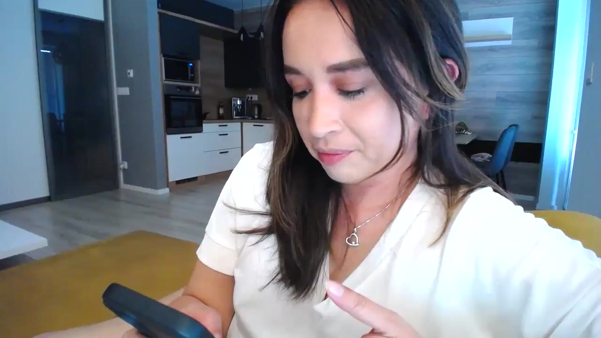 Gallery image thumbnail from Destiny____'s myfreecams stream on, 05/22/2024, 17:36 image 18 of 20