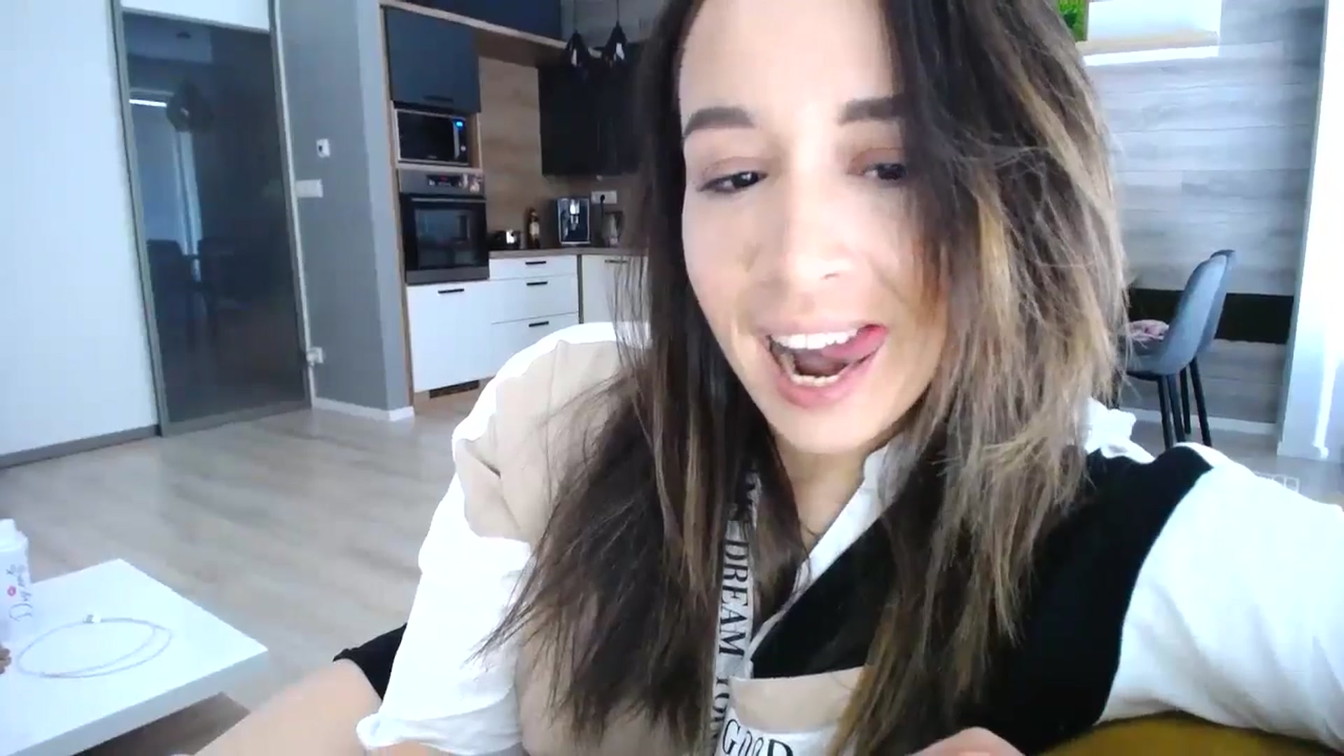 Gallery image thumbnail from Destiny____'s myfreecams stream on, 05/23/2024, 16:20 image 2 of 20