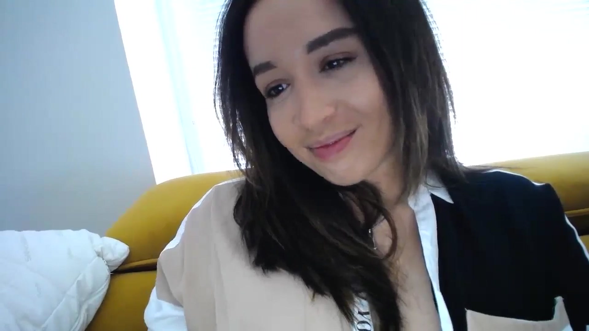 Gallery image thumbnail from Destiny____'s myfreecams stream on, 05/23/2024, 16:20 image 15 of 20