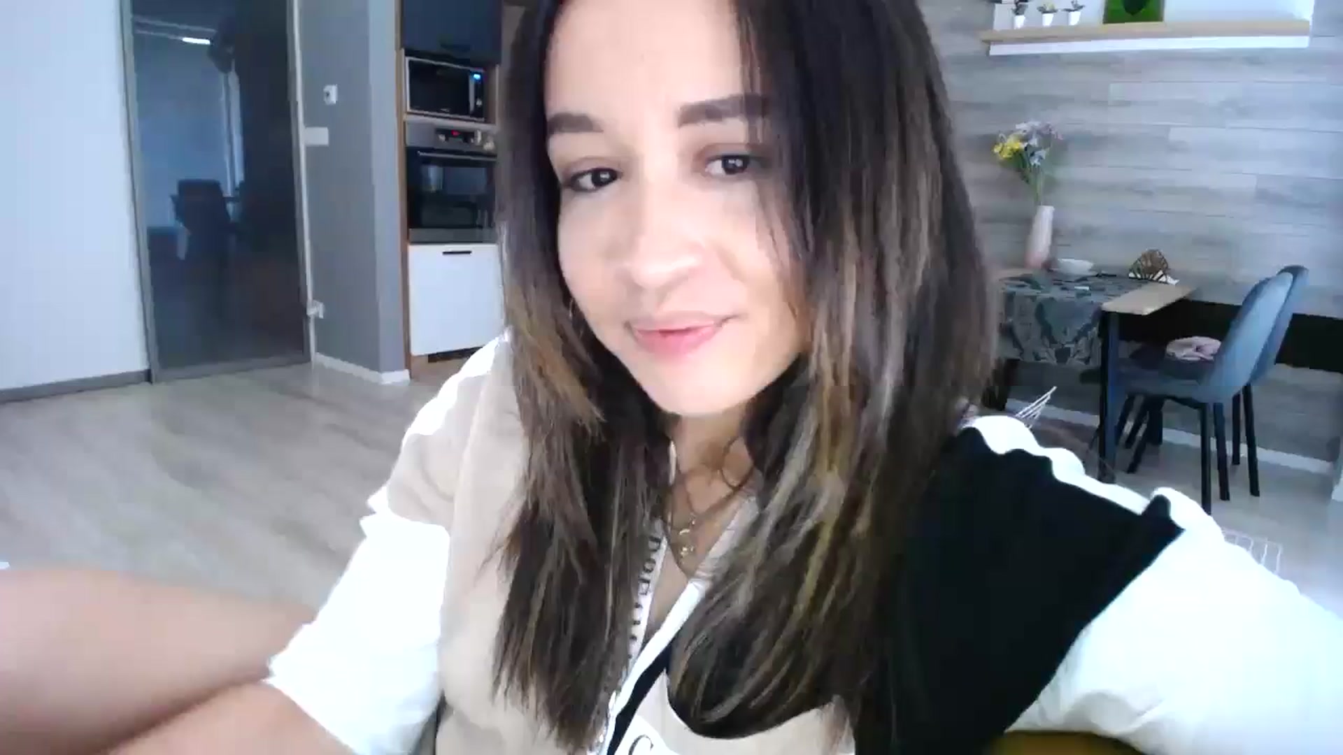 Gallery image thumbnail from Destiny____'s myfreecams stream on, 05/23/2024, 16:59 image 1 of 20