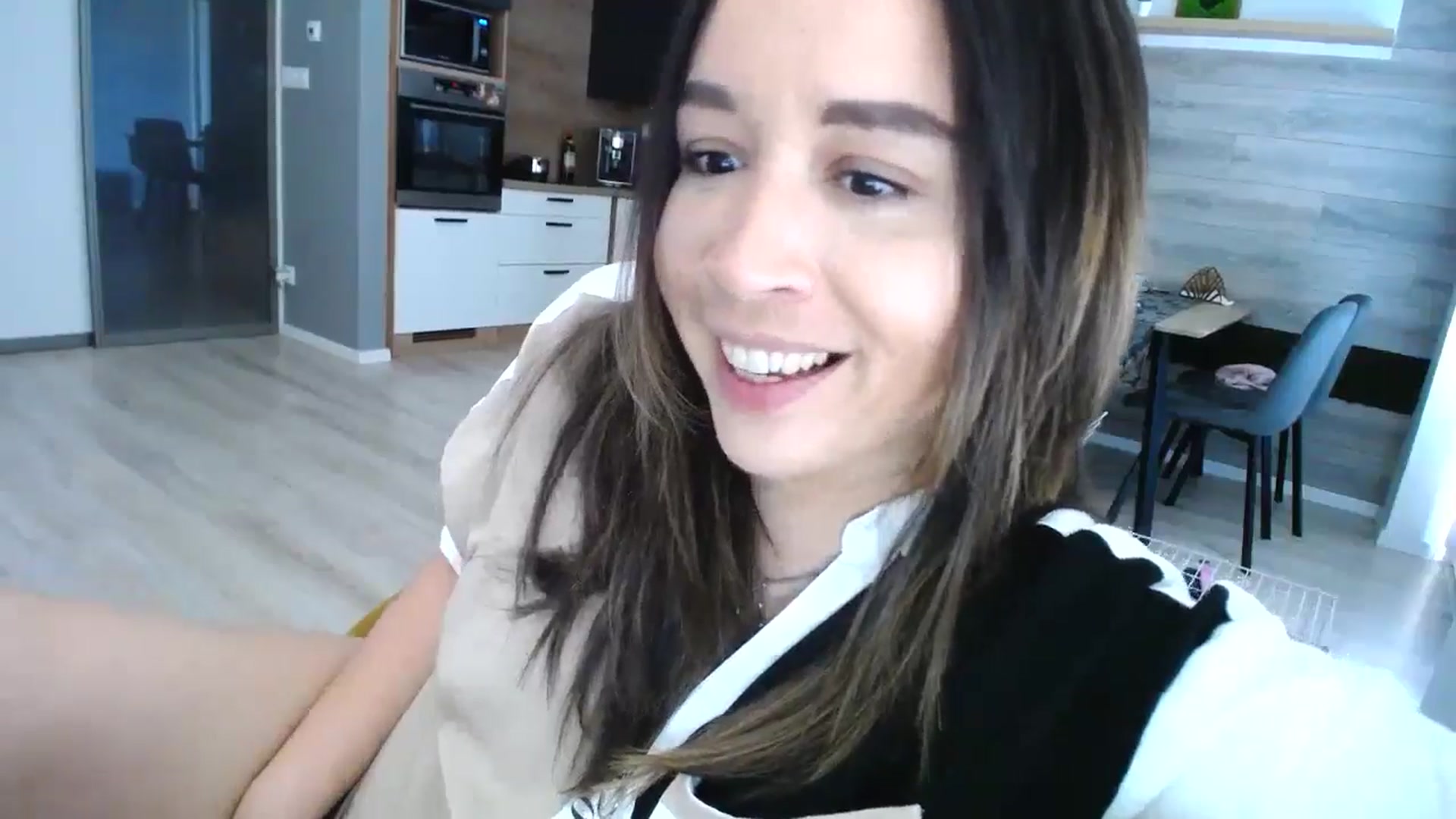 Gallery image thumbnail from Destiny____'s myfreecams stream on, 05/23/2024, 16:59 image 14 of 20