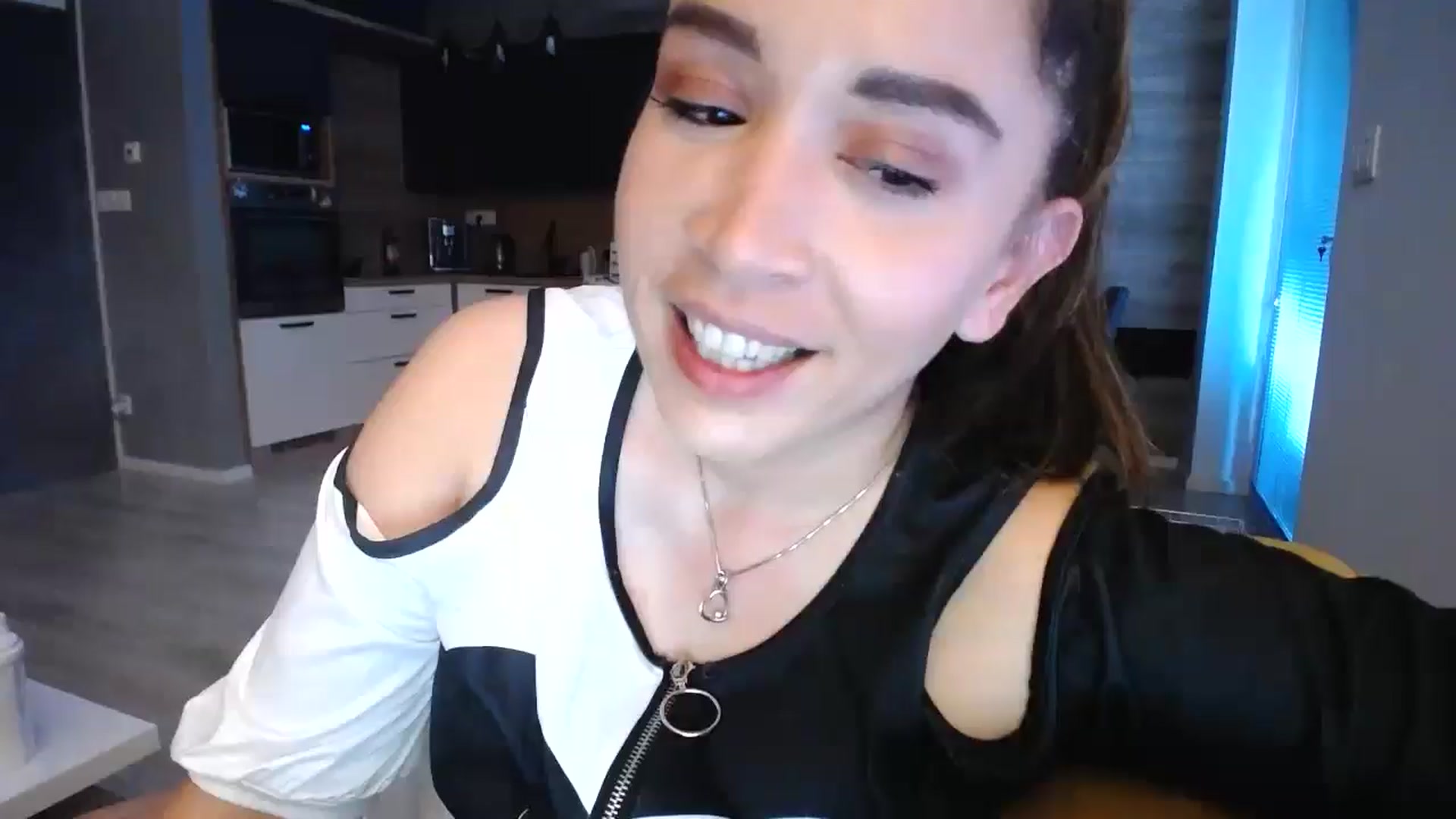 Gallery image thumbnail from Destiny____'s myfreecams stream on, 06/14/2024, 20:41 image 1 of 20