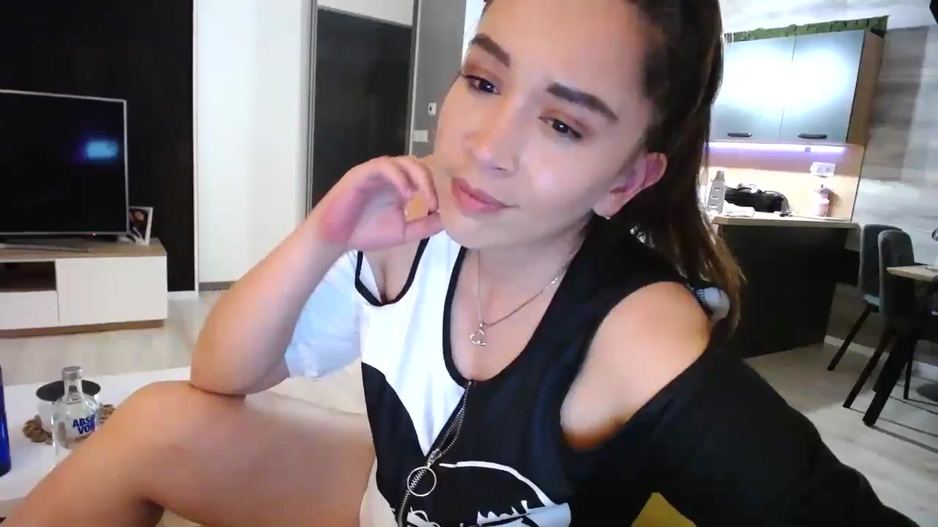 Gallery image thumbnail from Destiny____'s myfreecams stream on, 06/14/2024, 20:41 image 15 of 20