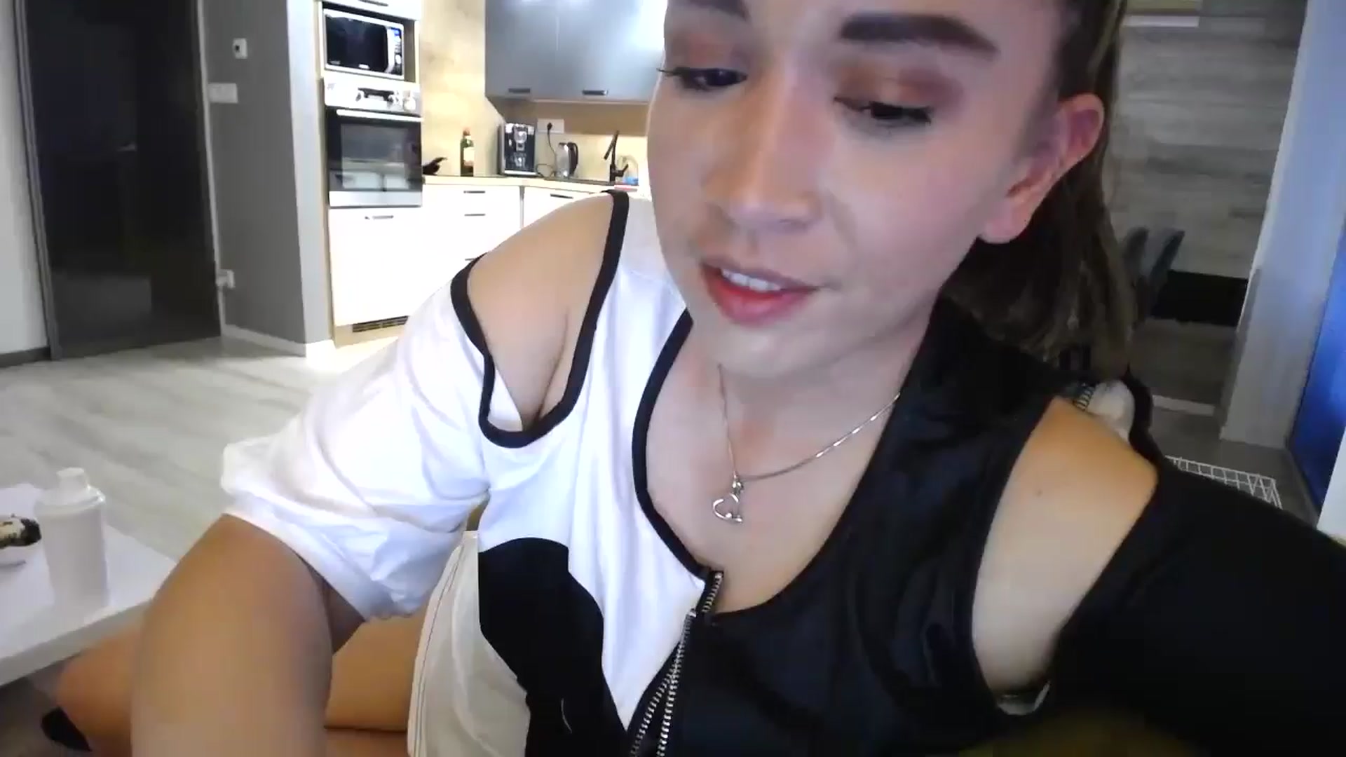 Gallery image thumbnail from Destiny____'s myfreecams stream on, 06/14/2024, 20:41 image 5 of 20