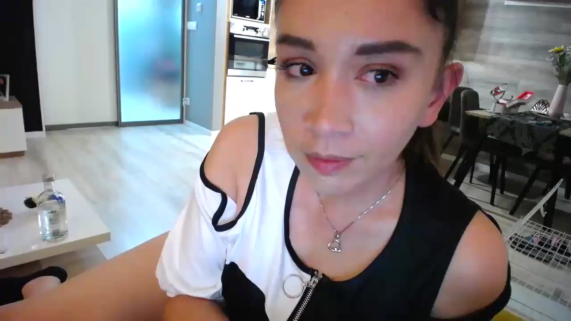 Gallery image thumbnail from Destiny____'s myfreecams stream on, 06/14/2024, 21:35 image 3 of 20
