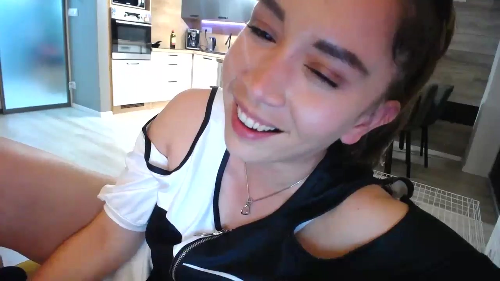 Gallery image thumbnail from Destiny____'s myfreecams stream on, 06/14/2024, 21:35 image 7 of 20