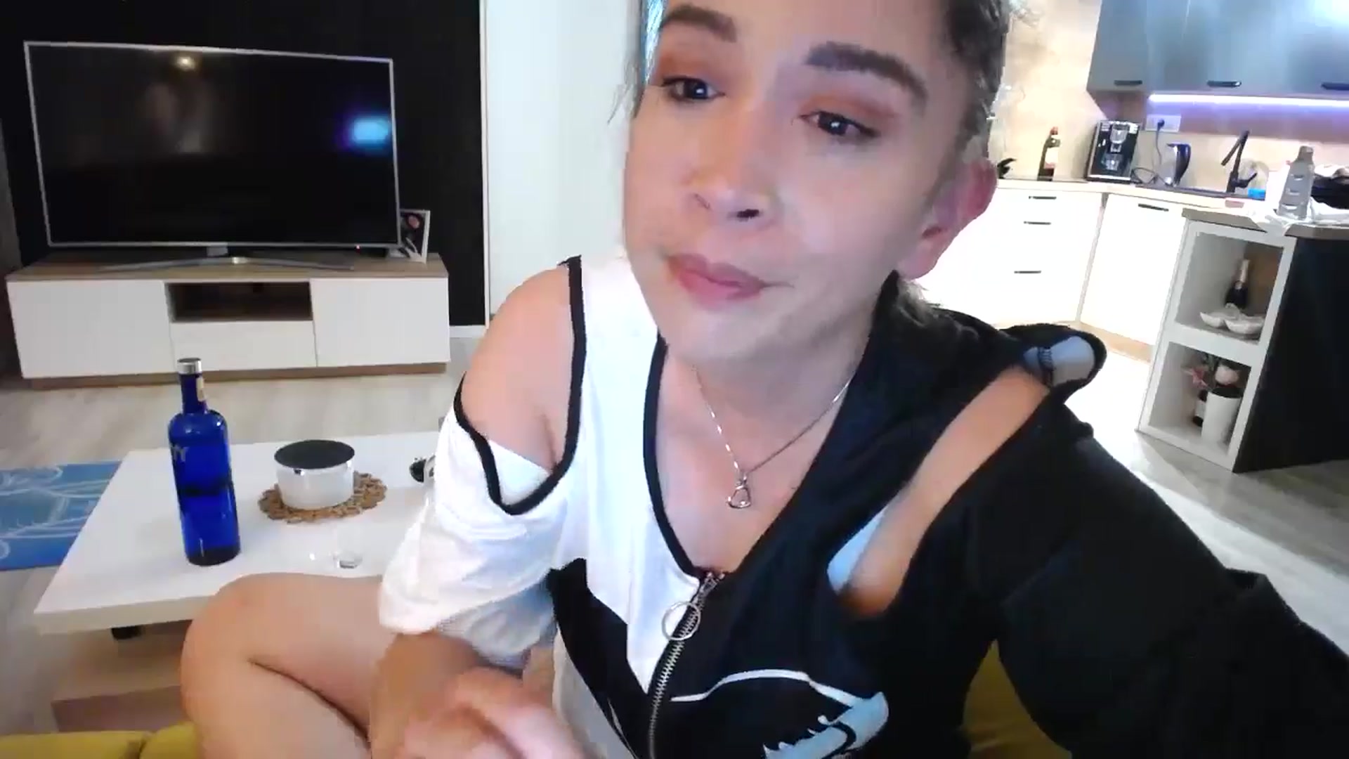 Gallery image thumbnail from Destiny____'s myfreecams stream on, 06/14/2024, 21:35 image 13 of 20