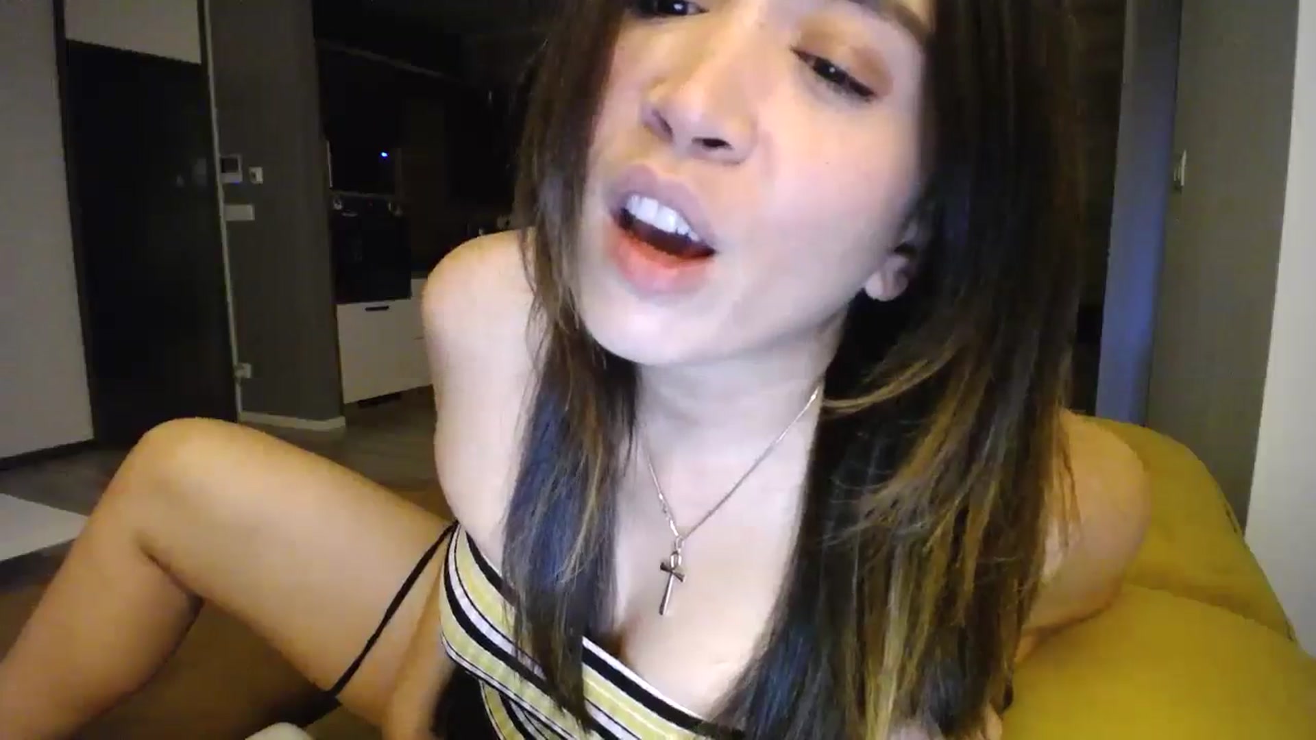 Gallery image thumbnail from Destiny____'s myfreecams stream on, 09/12/2024, 17:20 image 14 of 20