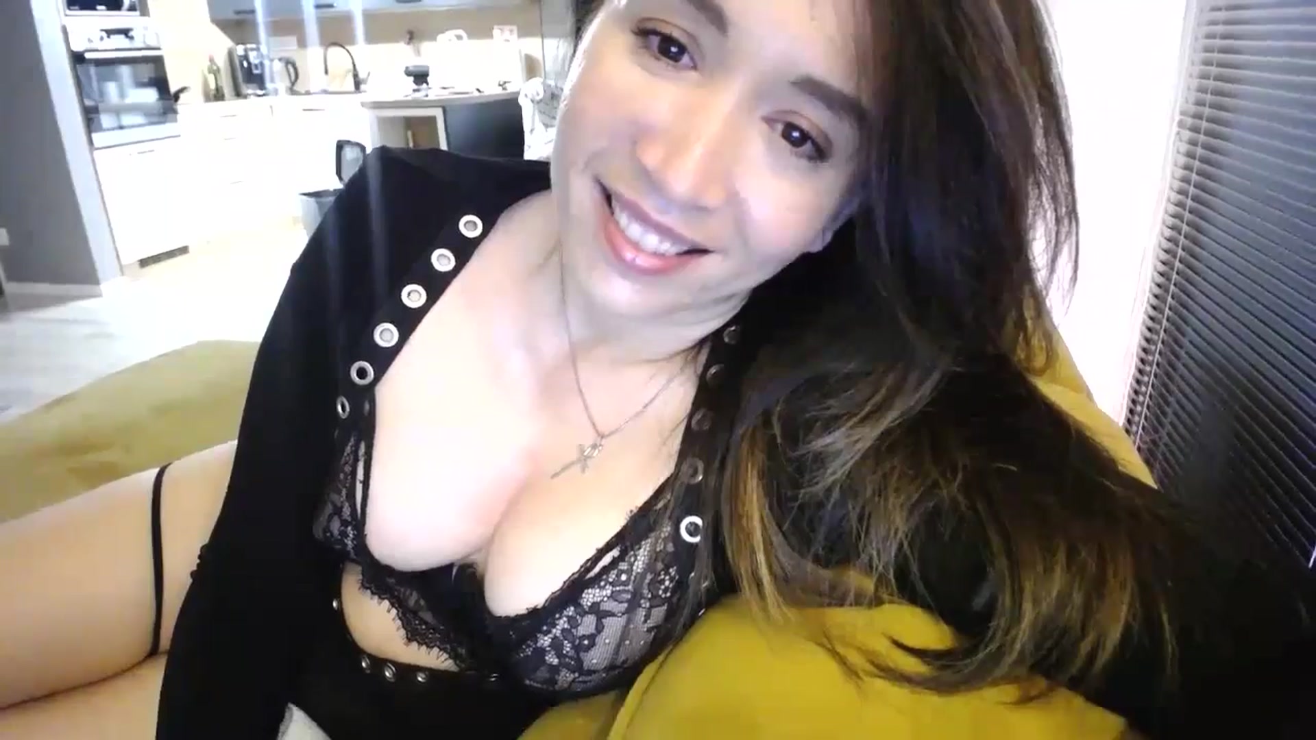 Gallery image thumbnail from Destiny____'s myfreecams stream on, 09/30/2024, 21:46 image 9 of 20