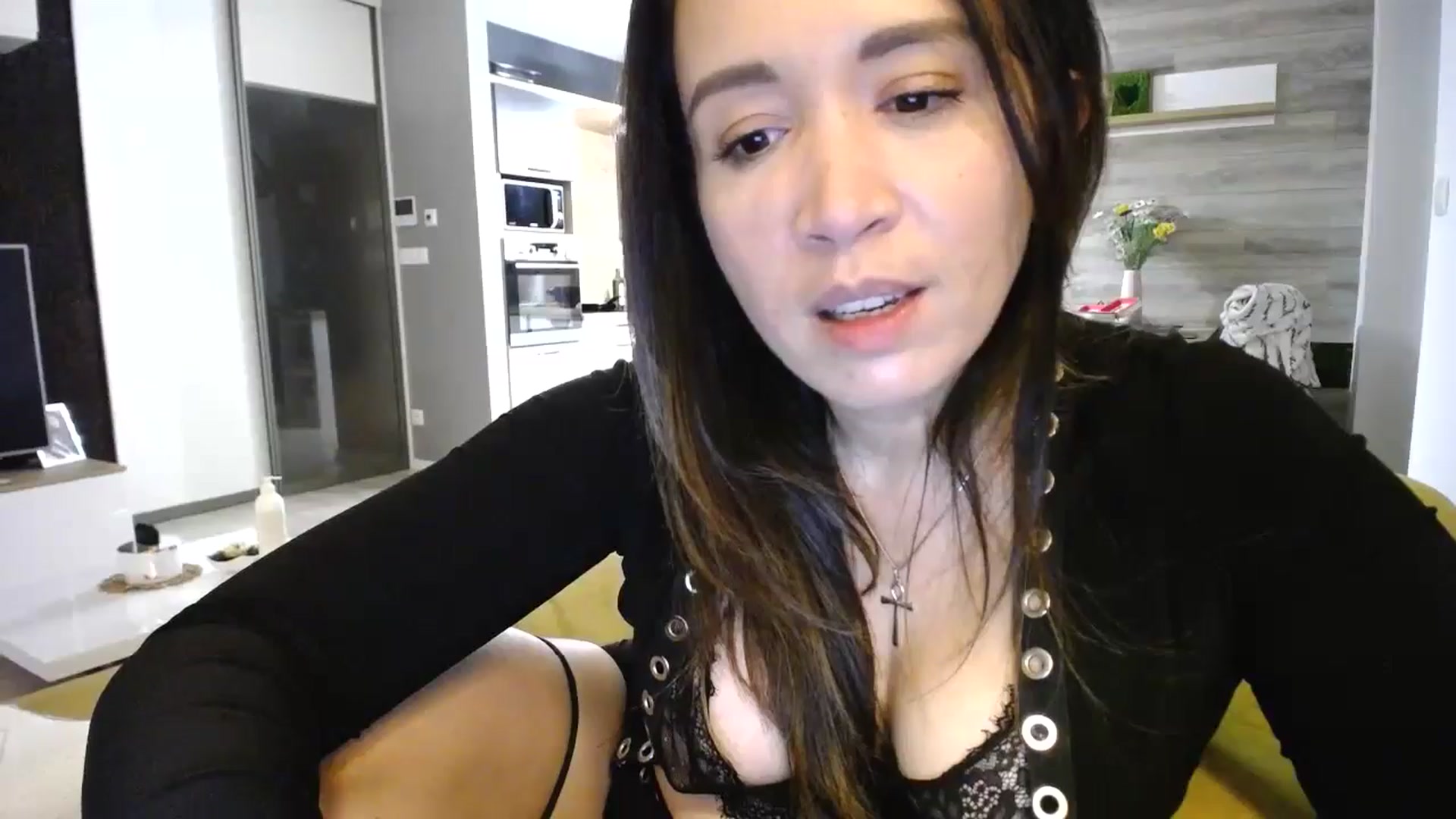 Gallery image thumbnail from Destiny____'s myfreecams stream on, 10/09/2024, 17:52 image 3 of 20