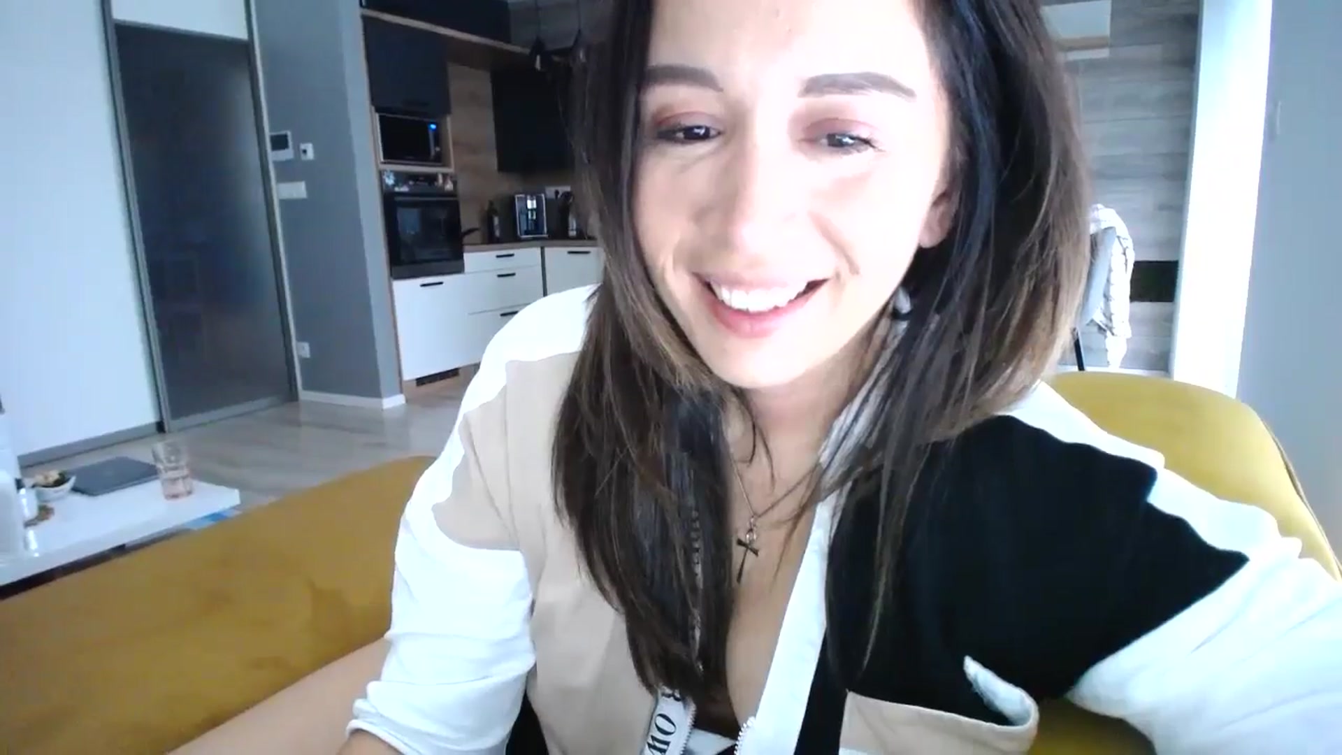 Gallery image thumbnail from Destiny____'s myfreecams stream on, 10/13/2024, 14:18 image 14 of 20