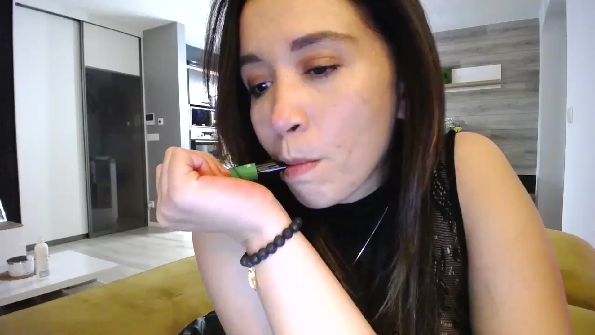 Gallery image thumbnail from Destiny____'s myfreecams stream on, 10/19/2024, 17:40 image 15 of 20
